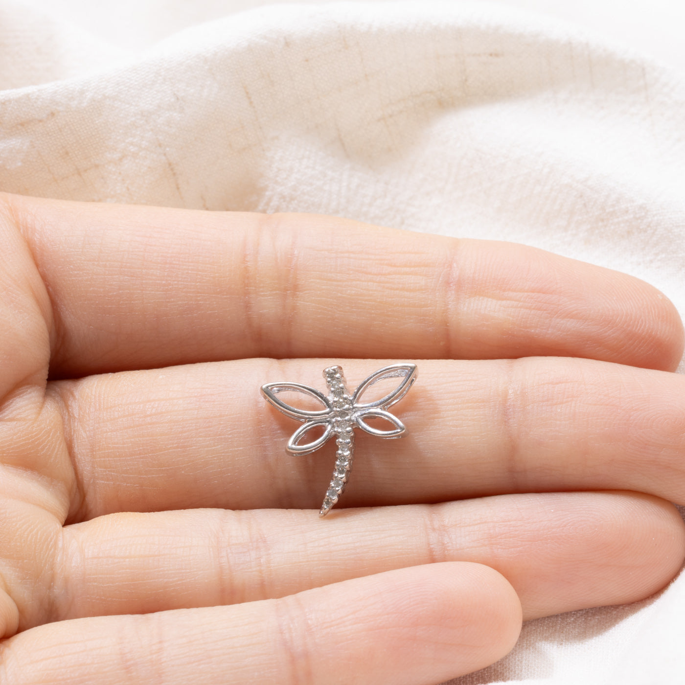 Pendentif libellule en or 10 carats et diamants