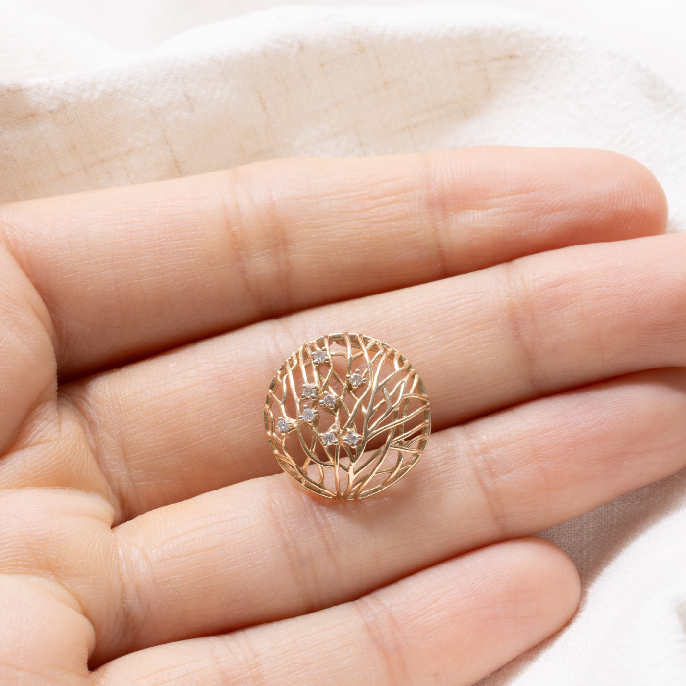 14K Diamond Vine Circle Pendant