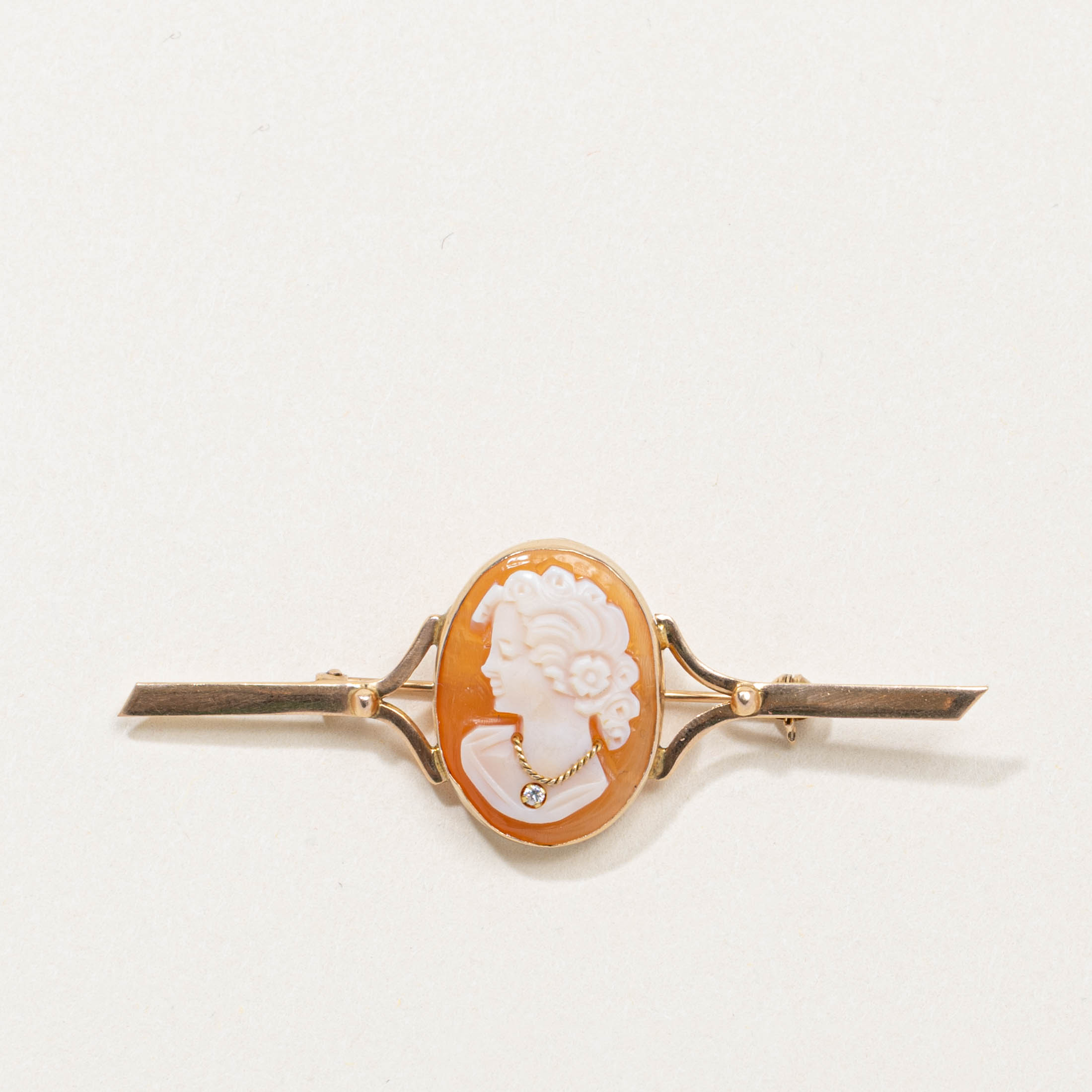 14k Shell Cameo & White Sapphire Brooch | 4.00ct, 0.01ct