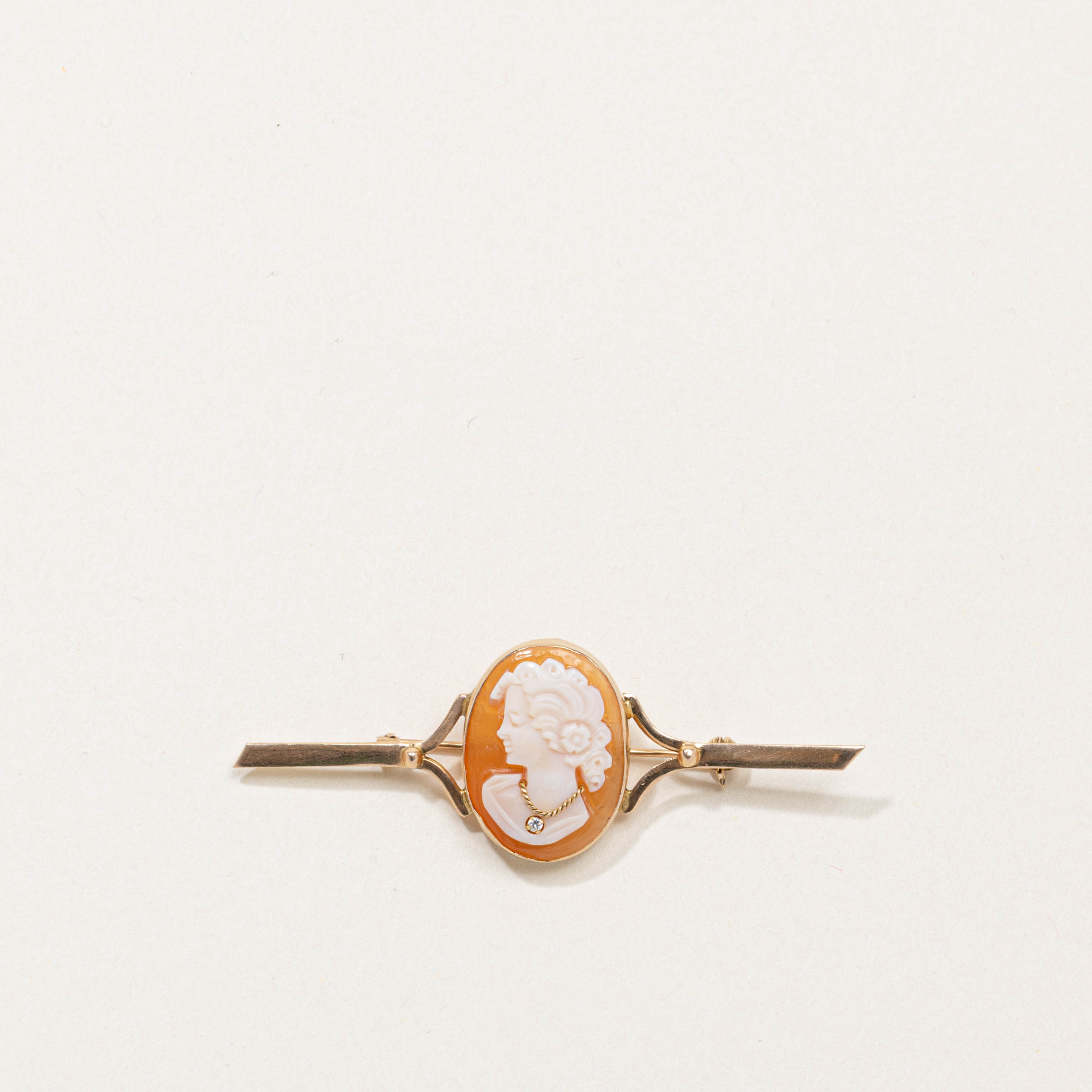 14k Shell Cameo & White Sapphire Brooch | 4.00ct, 0.01ct