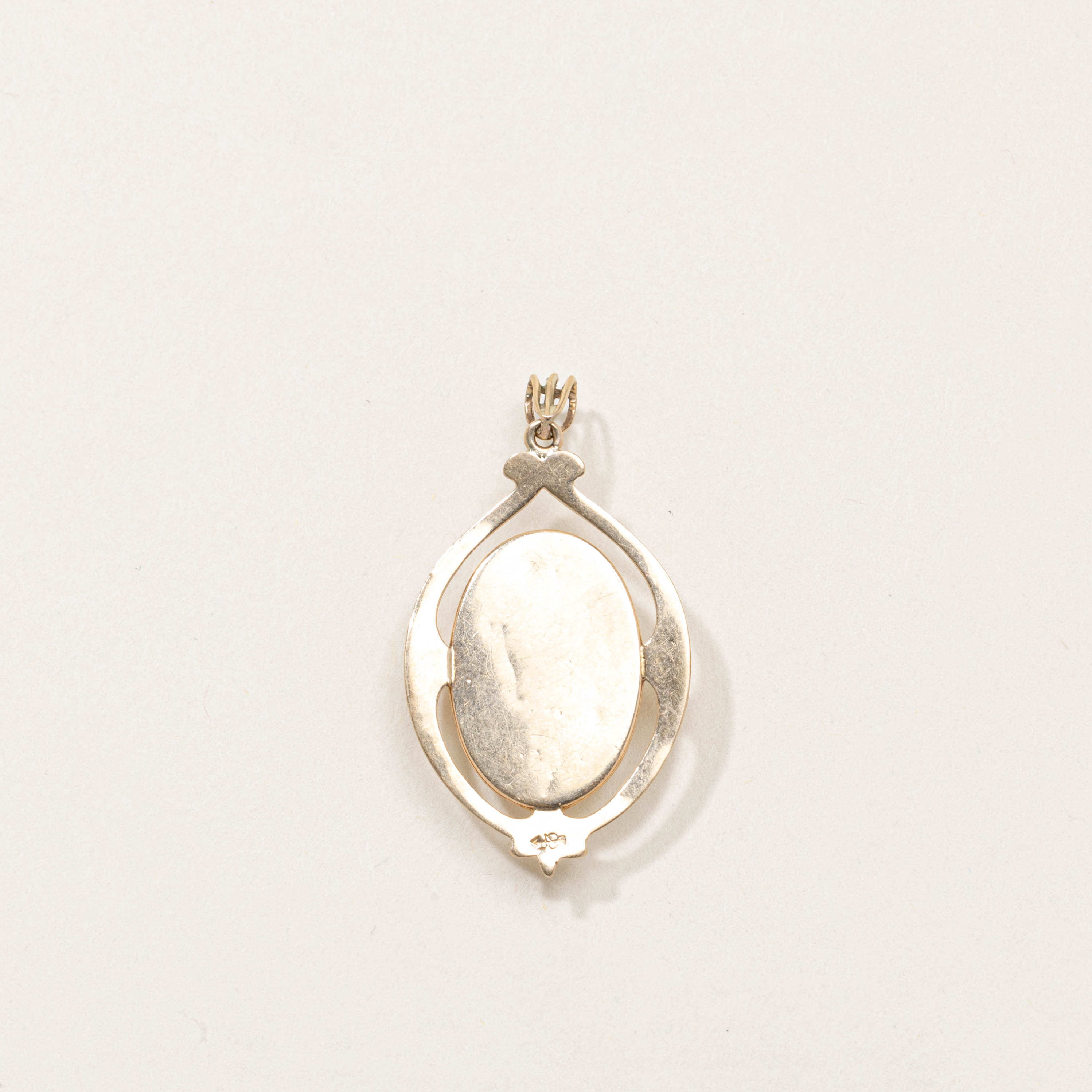 9k Shell Cameo Pendant | 7.00ct