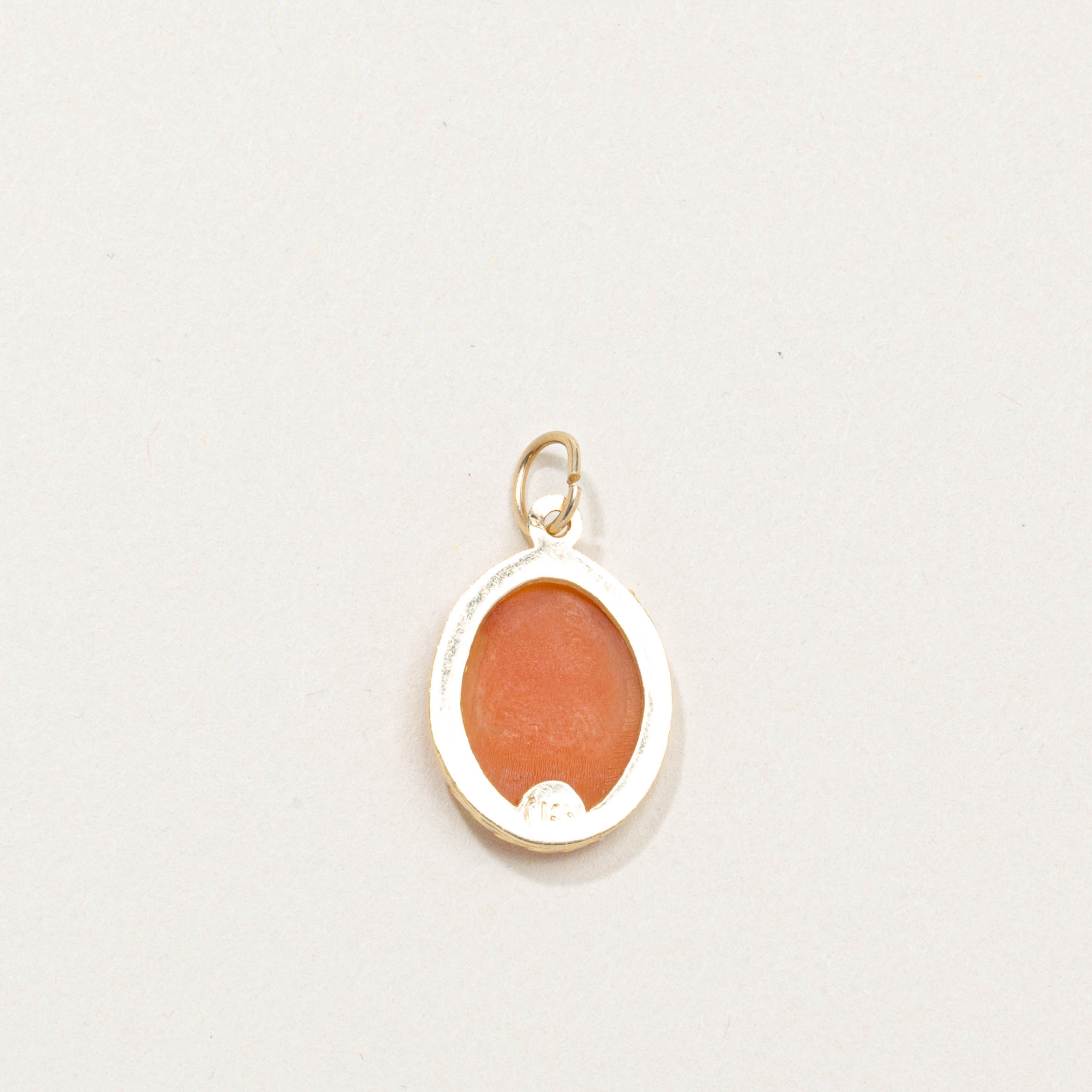 14k Cabochon Shell Cameo Pendant | 3.00ct