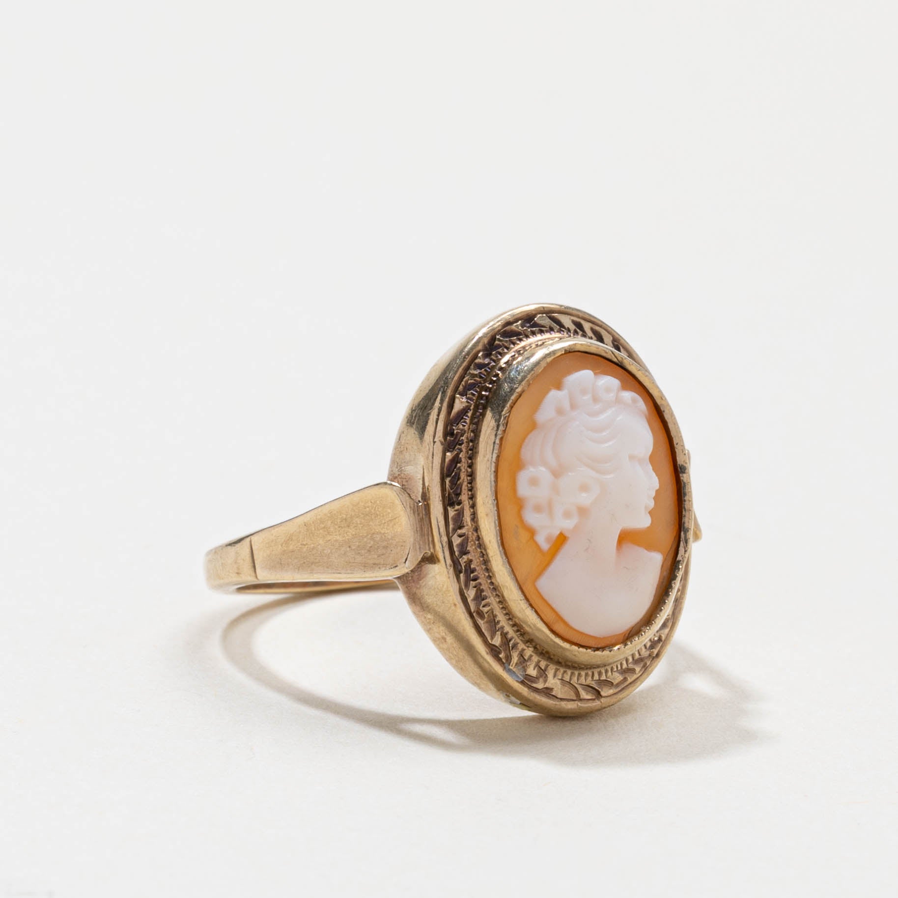Birmingham 9k Shell Cameo Ring | 2.00ct | SZ 8.0