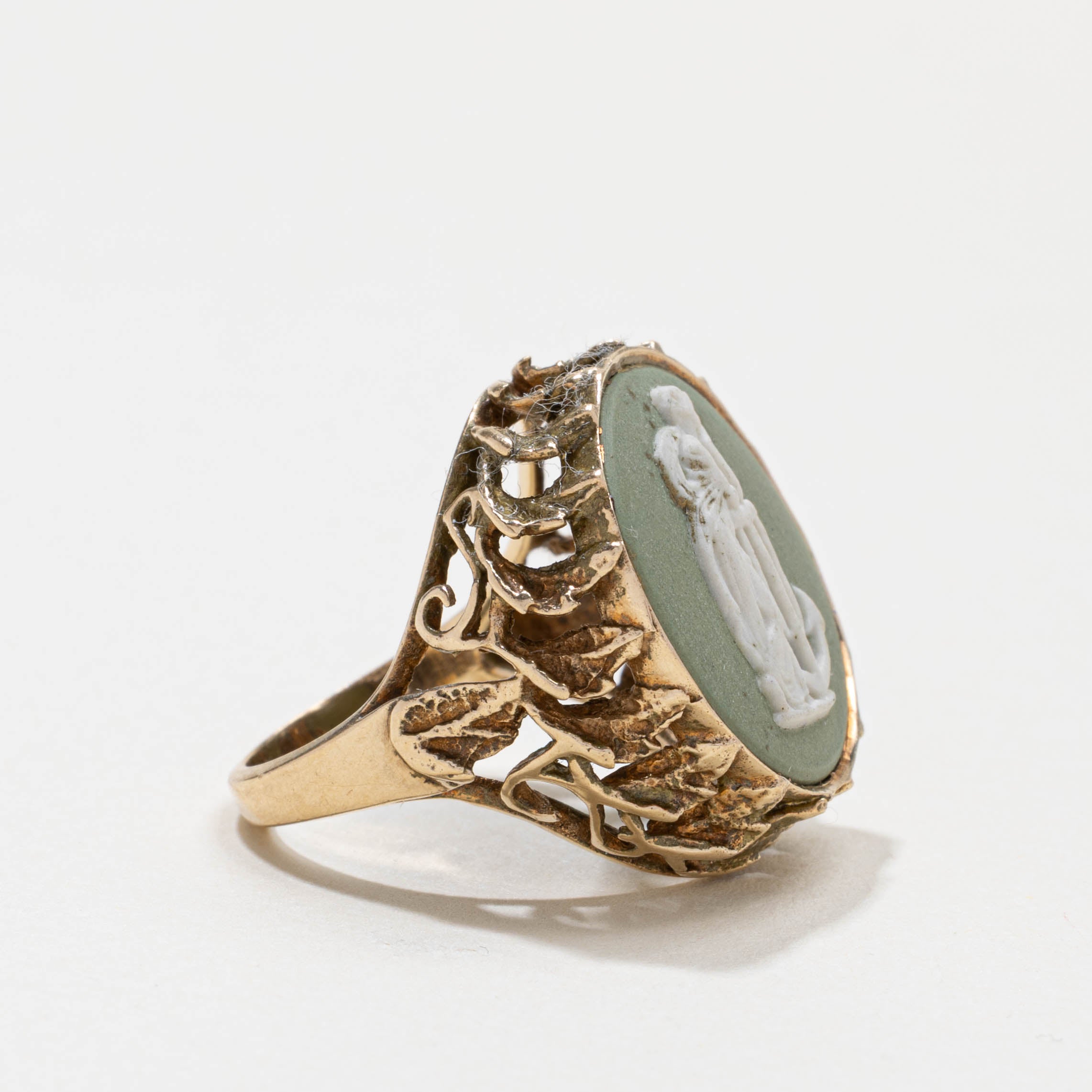 Wedgwood Sage Green 10k Cameo Anchor Ring | 8.0ct | SZ 6.0