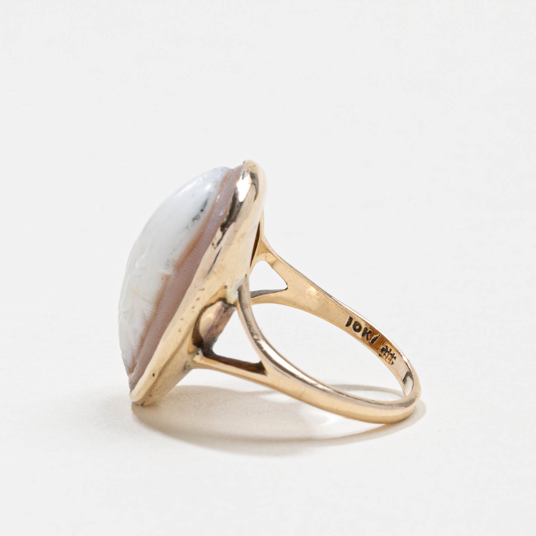 Bague camée coquillage victorienne en or 10 carats (réf. 9141-45) | 8,50 ct | Taille 4,5