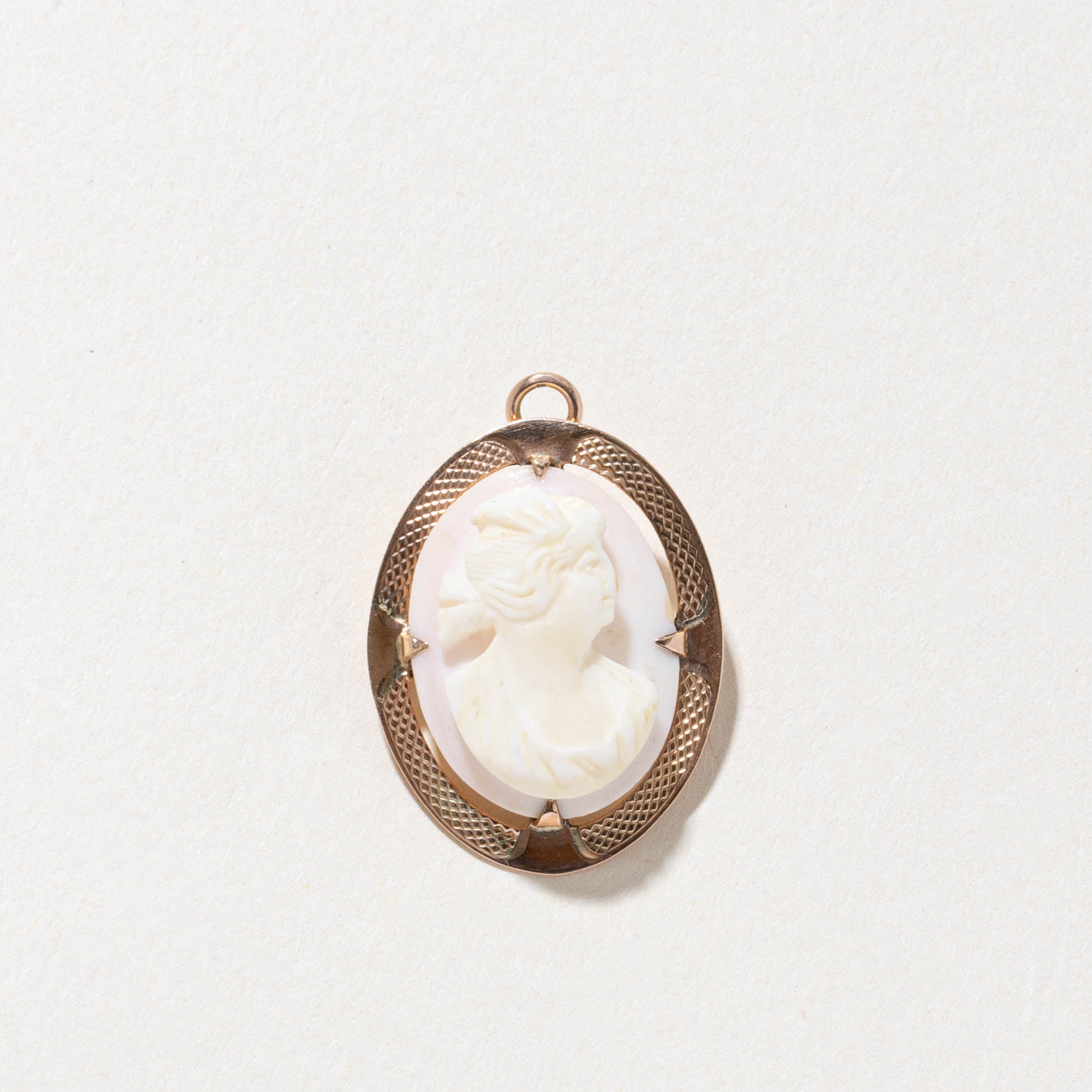 10k Shell Cameo Pendant Brooch | 10.00ct