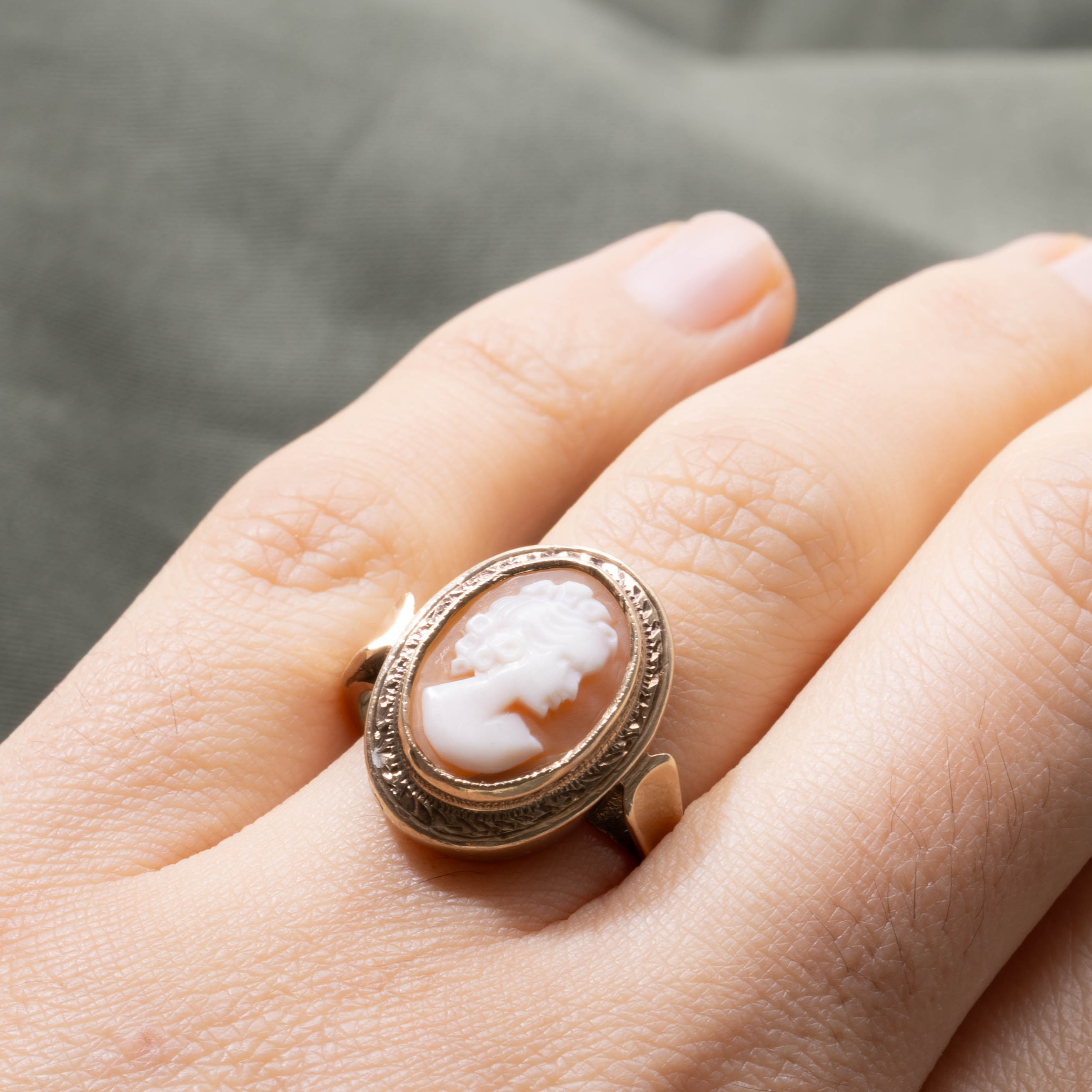 Birmingham 9k Shell Cameo Ring | 2.00ct | SZ 8.0