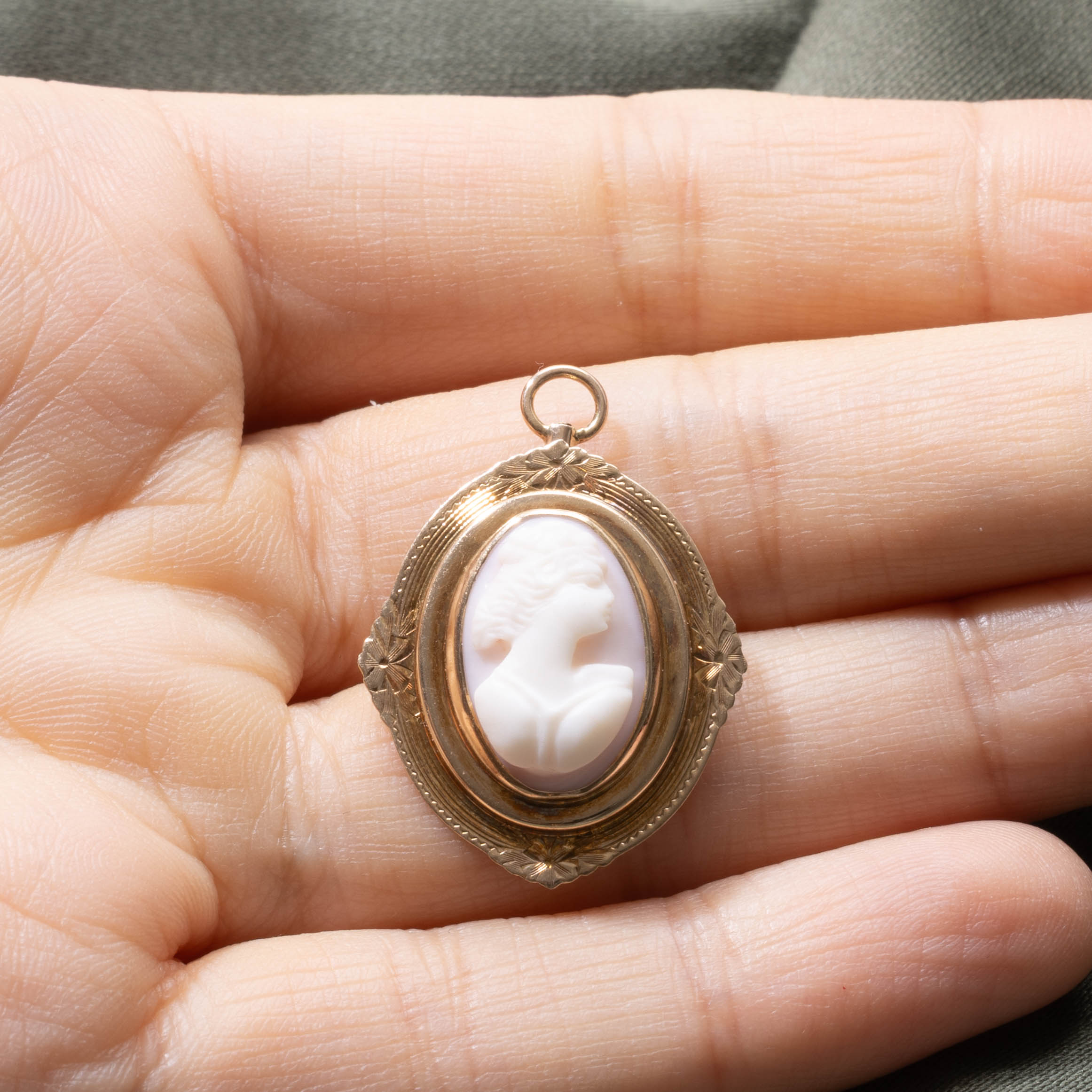 Pendentif orné camée coquillage victorien 9141-15 en or 10 carats | 4,00 ct