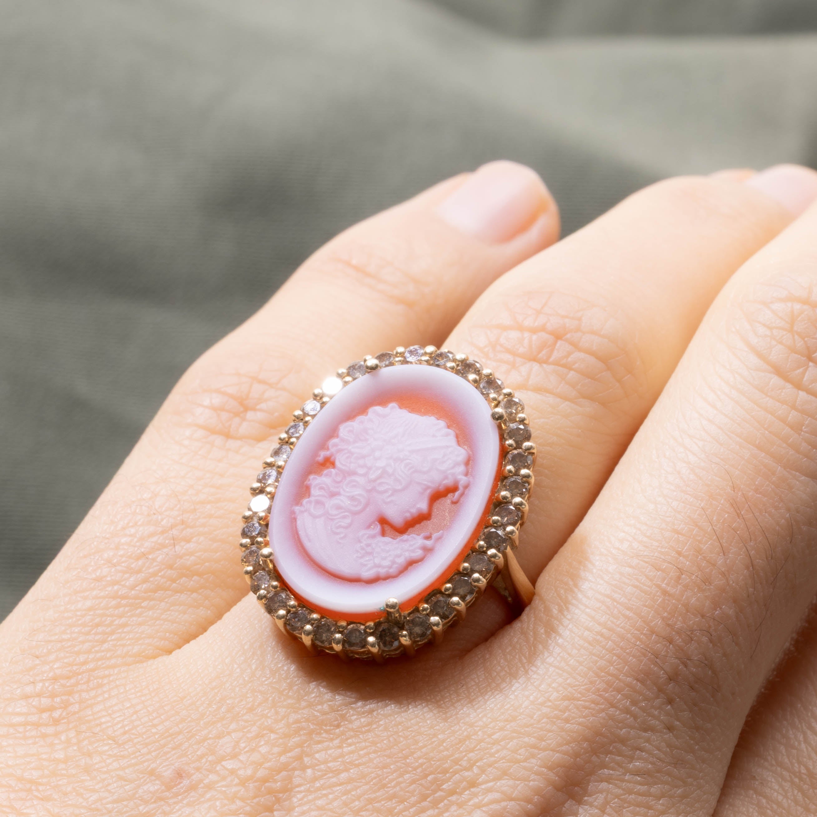 14k Agate Cameo & Champagne Diamond Halo Cocktail Ring | 4.00ct, 0.75ctw | SZ 6.25