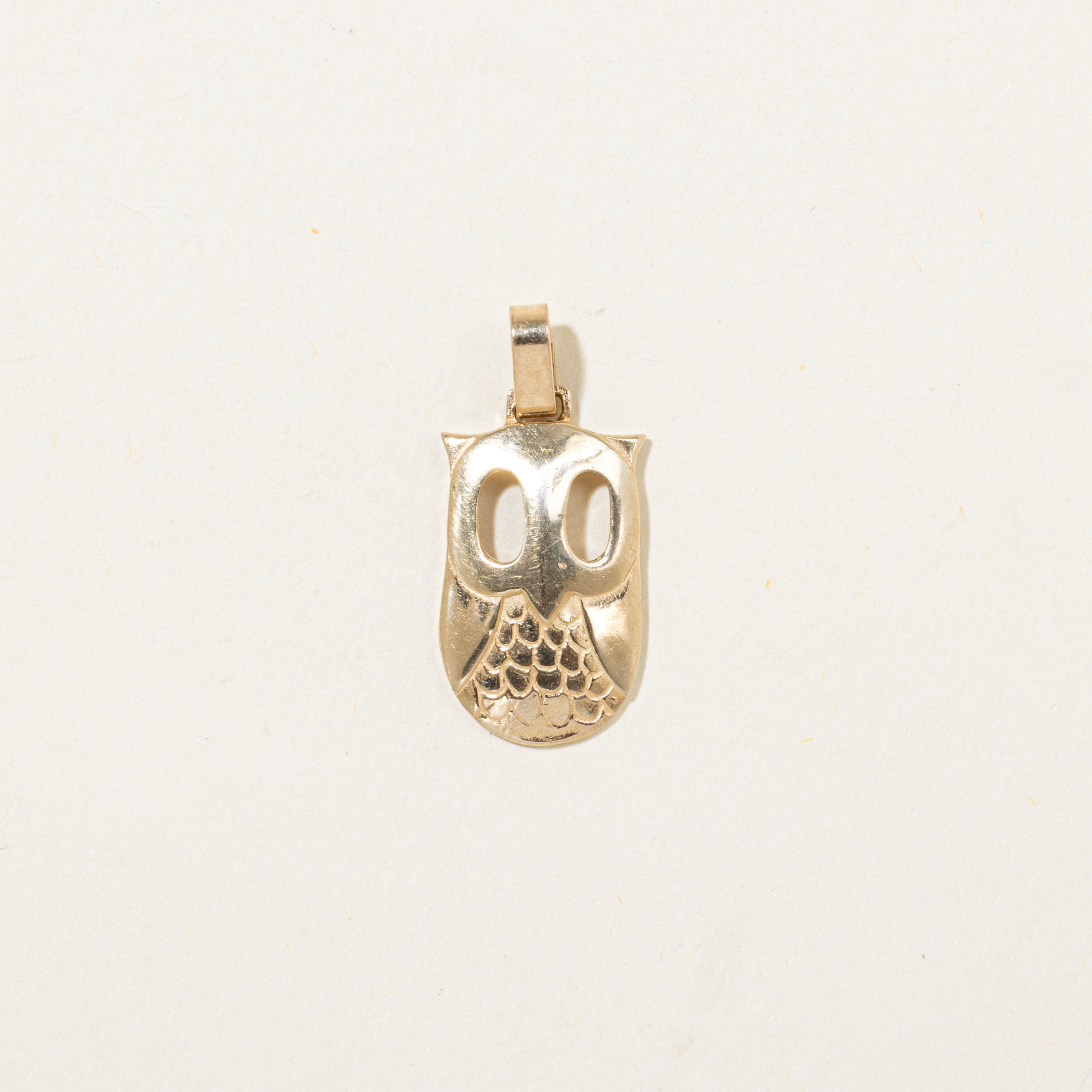 Pendentif hibou en or jaune 10 carats