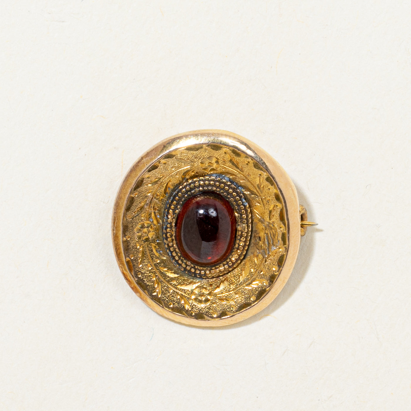 Cabochon Garnet Engraved Nature Motif Brooch | 1.84ct