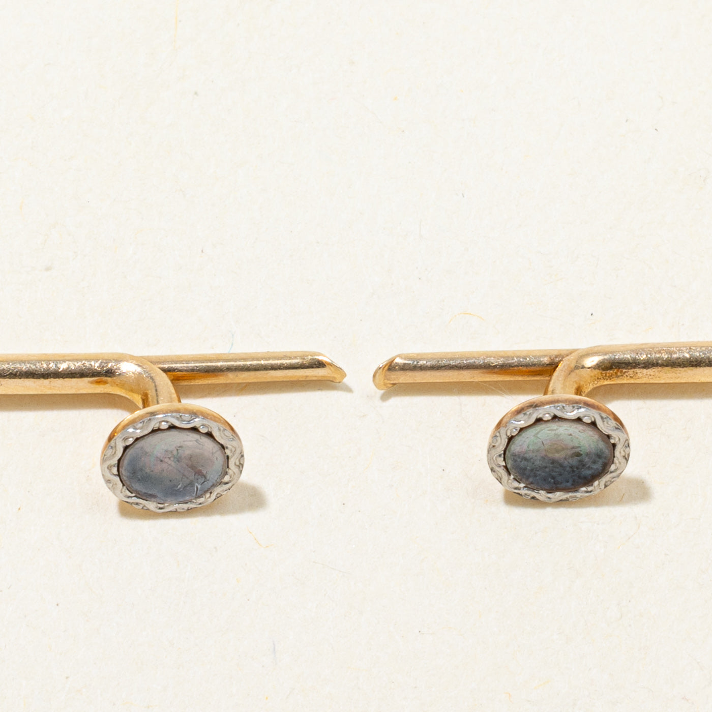 Boutons de manchette en nacre sertie clos | 0,16 ct
