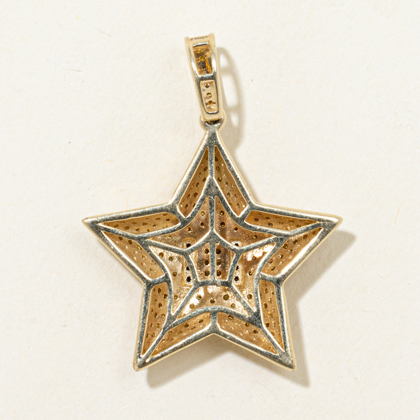 Pendentif étoile « Super Mario Bros. » diamant jaune et noir | 0,74 ct