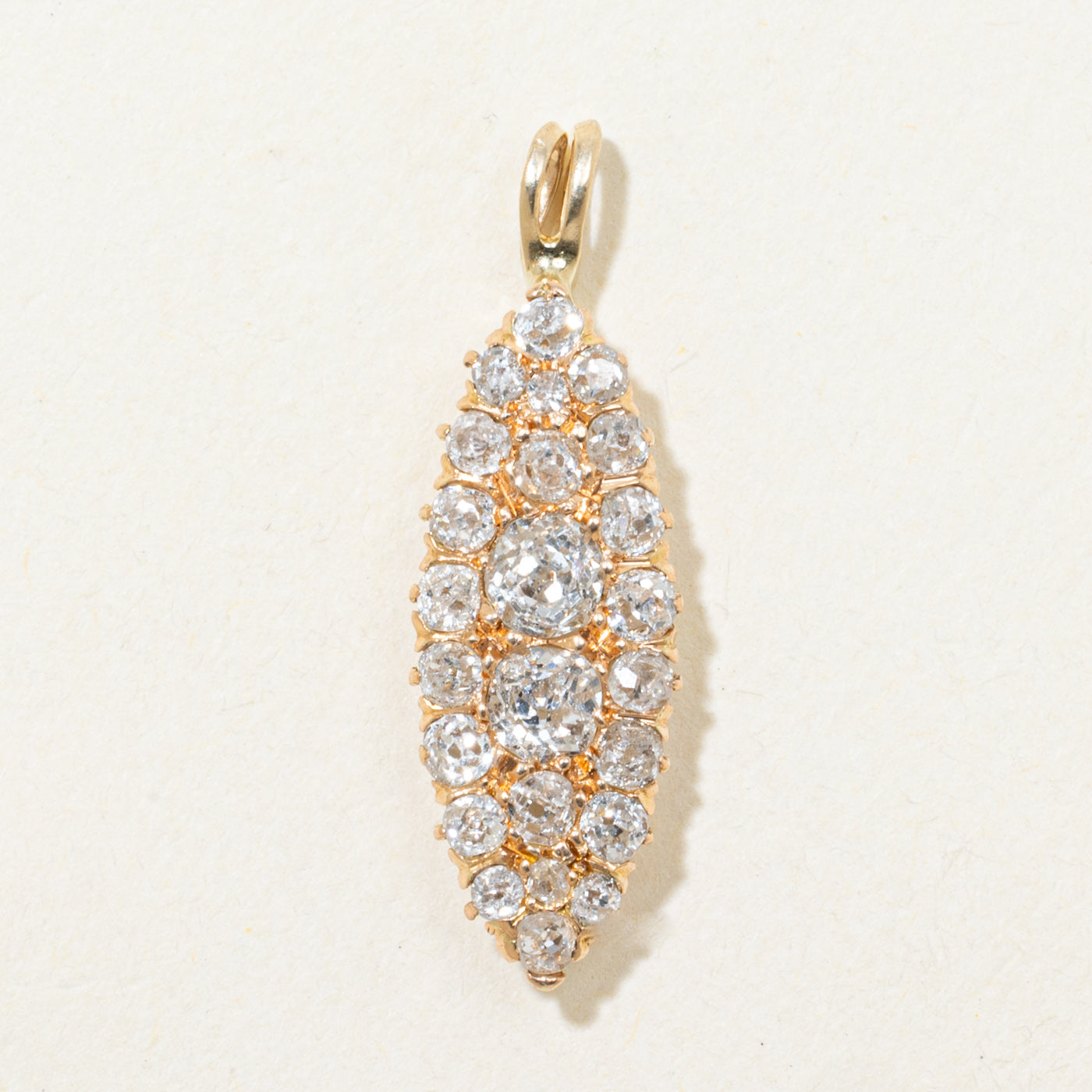 Pendentif en or 18 carats serti pavé de diamants taille ancienne | 0,72 ct