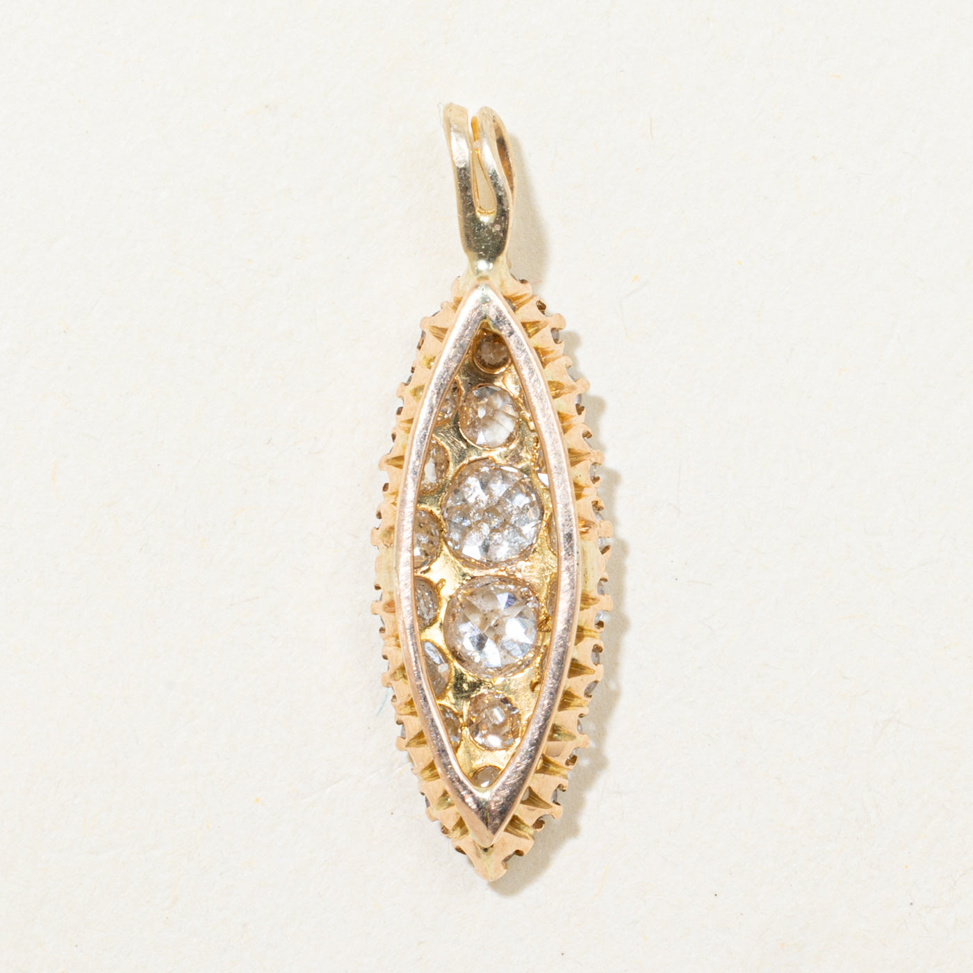 Pendentif en or 18 carats serti pavé de diamants taille ancienne | 0,72 ct