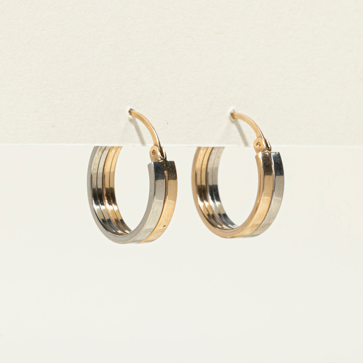 Boucles d'oreilles créoles bicolores en or 10 carats