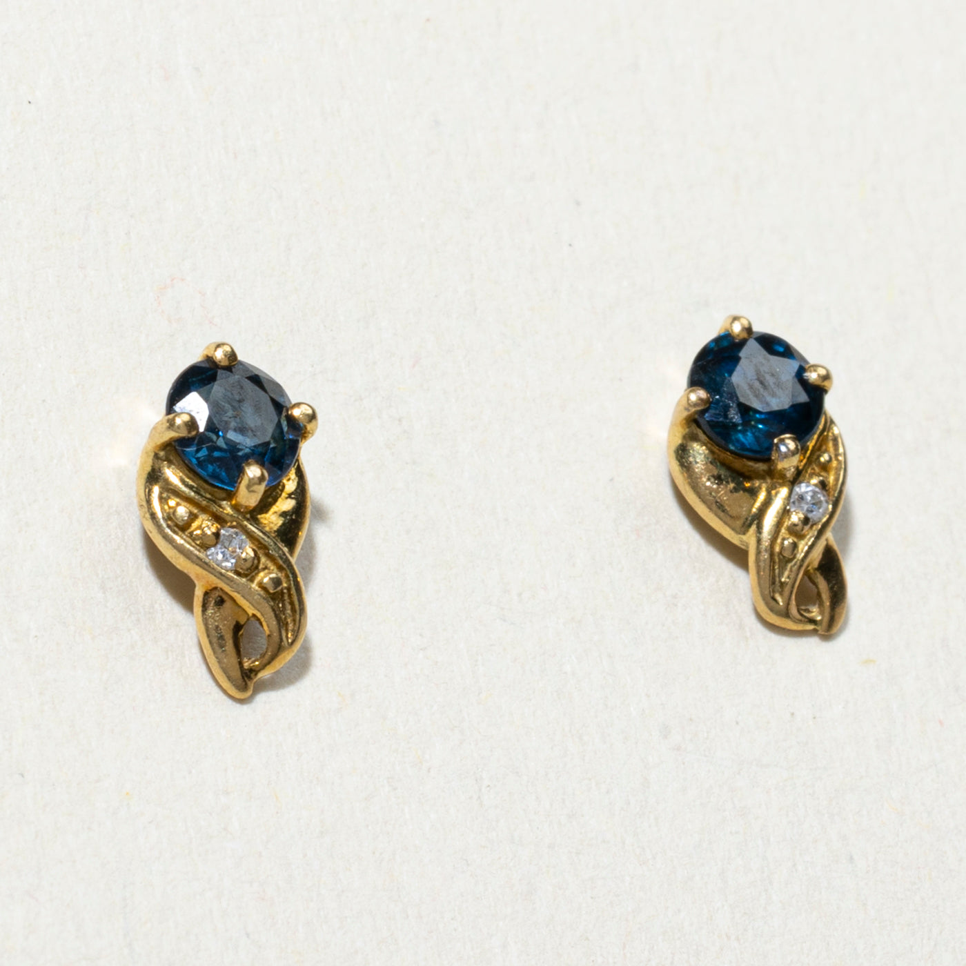 18K Sapphire & Diamond Stud Earrings | 0.26ctw, 0.004ct