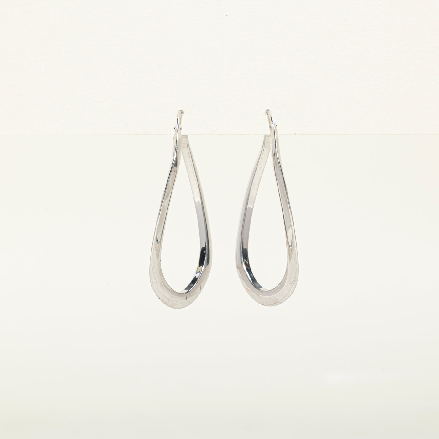 10K White Gold Twisted Hoop Earrings
