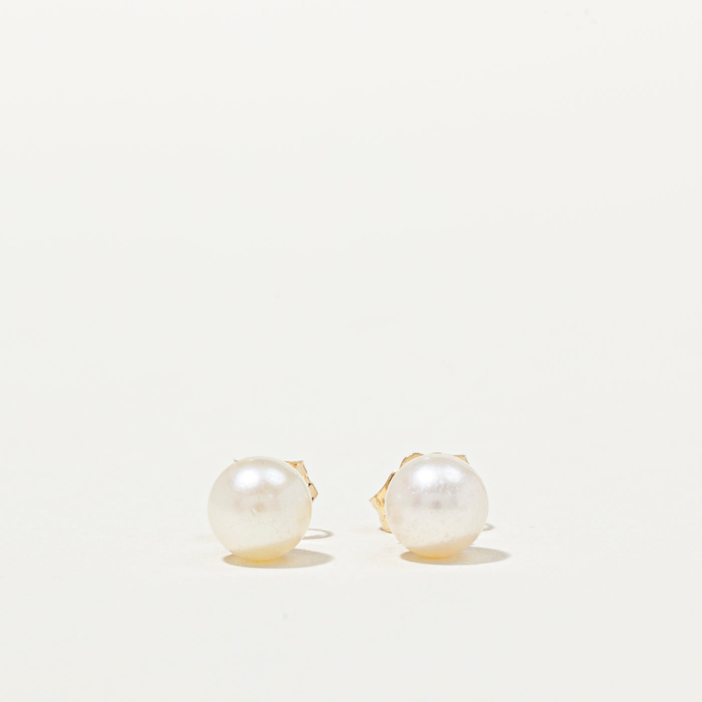 Boucles d'oreilles puces en perles 14 carats