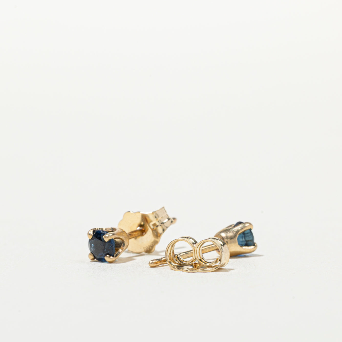 14K Round Cut Sapphire Stud Earrings