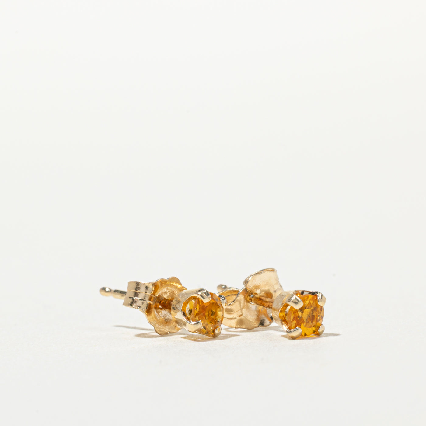 Boucles d'oreilles puces en citrine taille ronde 14 carats
