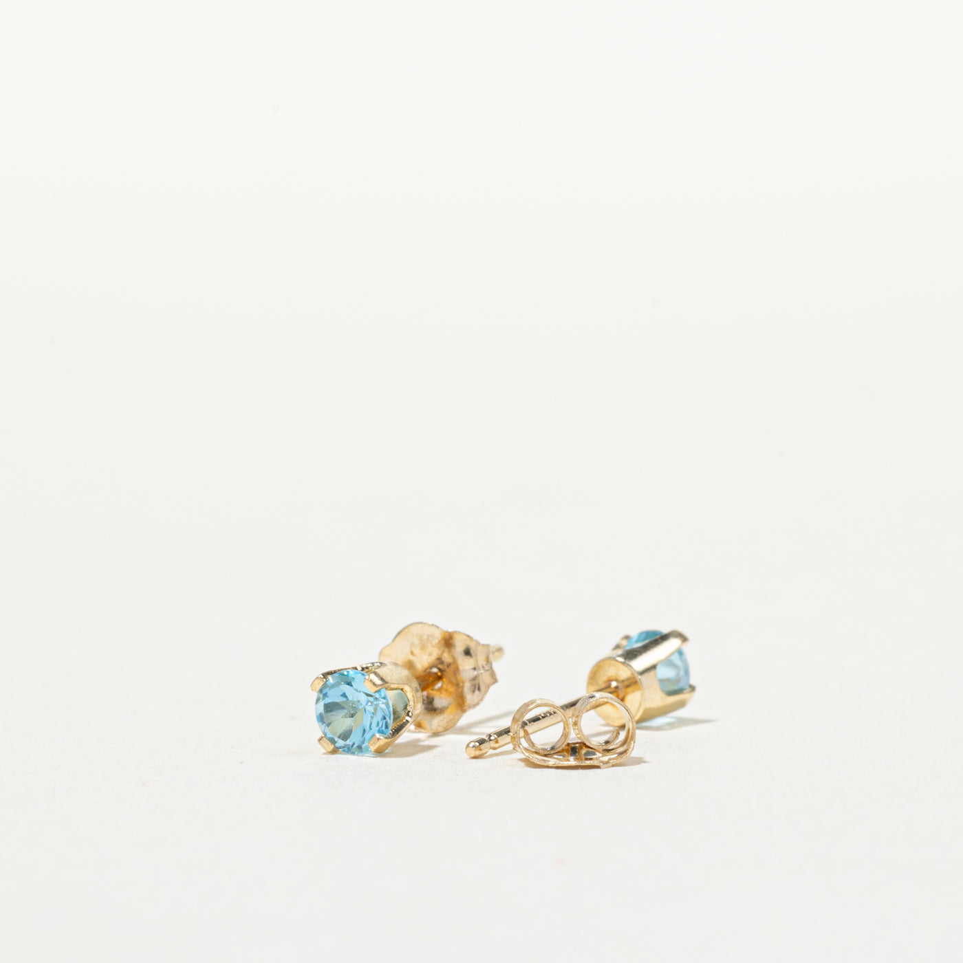 14K Round Cut Topaz Stud Earrings
