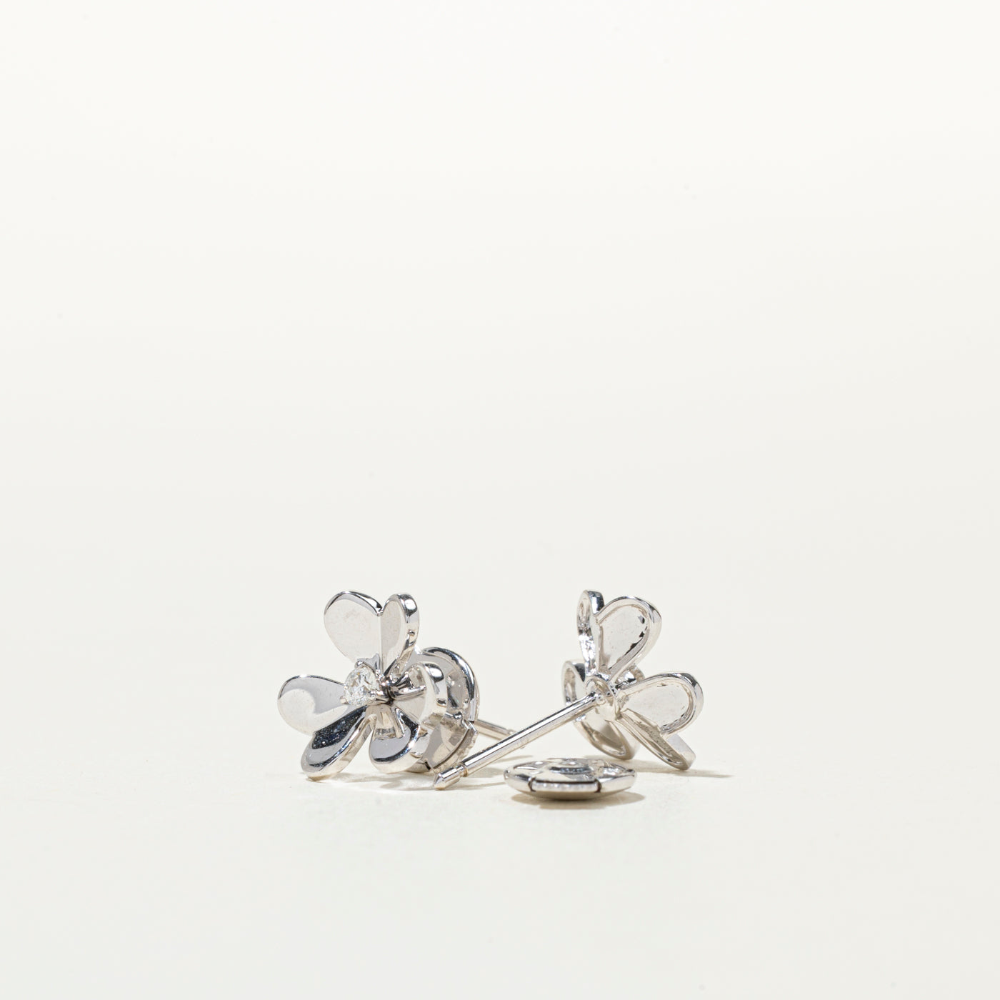 18K White Gold Diamond Flower Stud Earrings