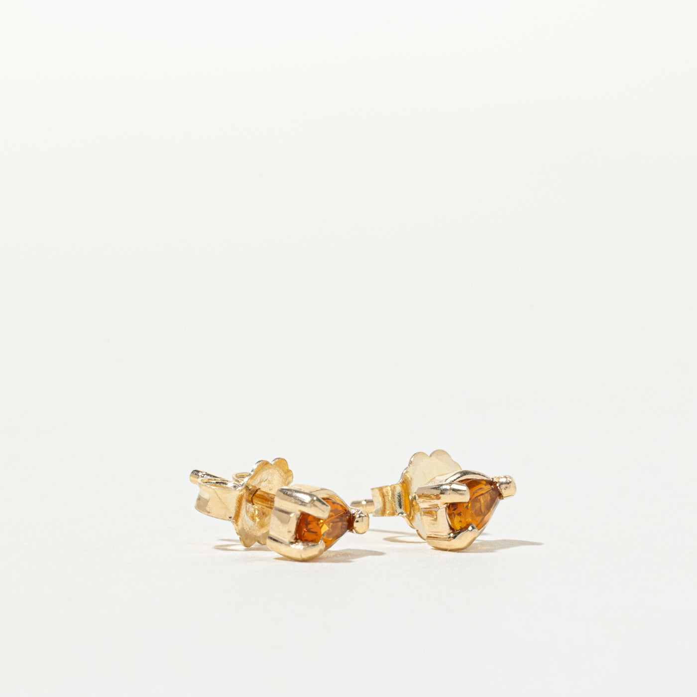 Boucles d'oreilles puces en citrine taille poire 14 carats