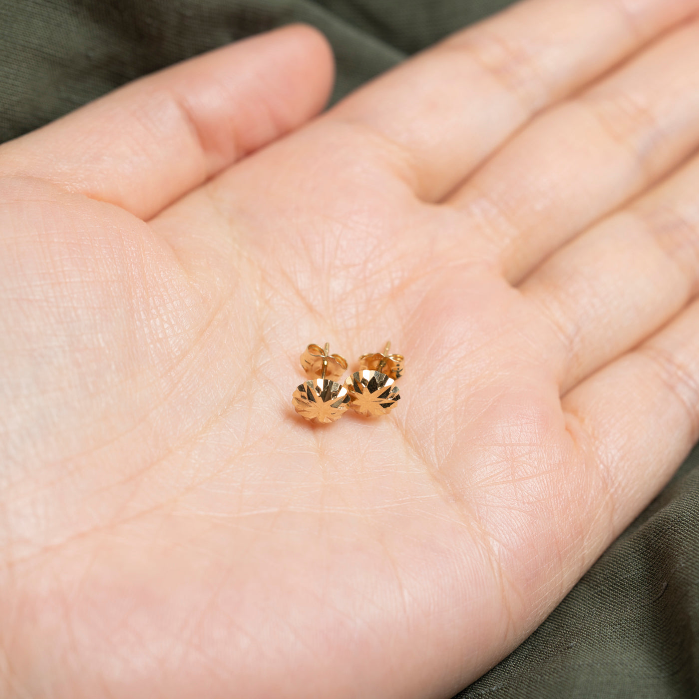 Boucles d'oreilles puces rondes en or 14 carats taillées en diamant