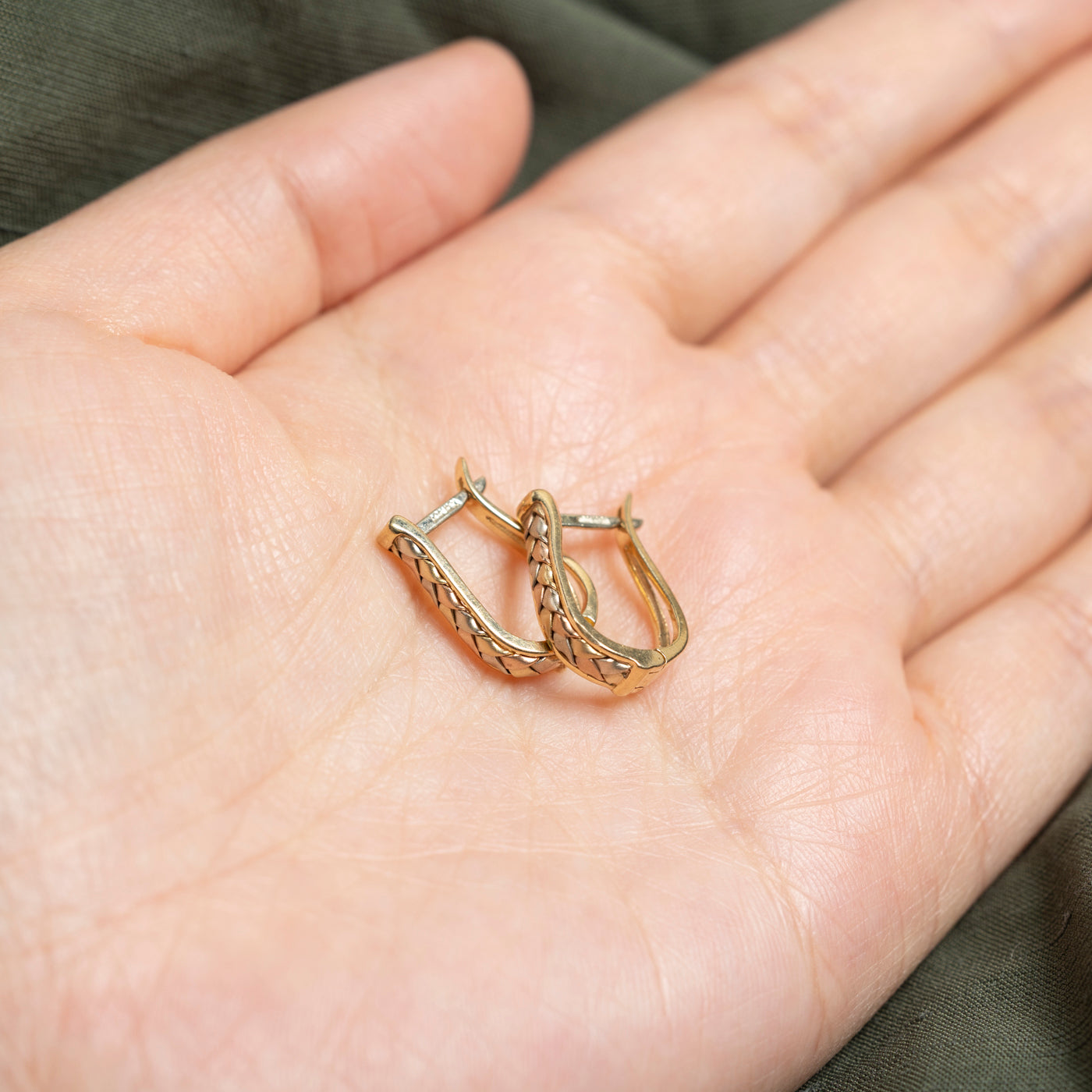 Boucles d'oreilles créoles tissées en or tricolore 14 carats