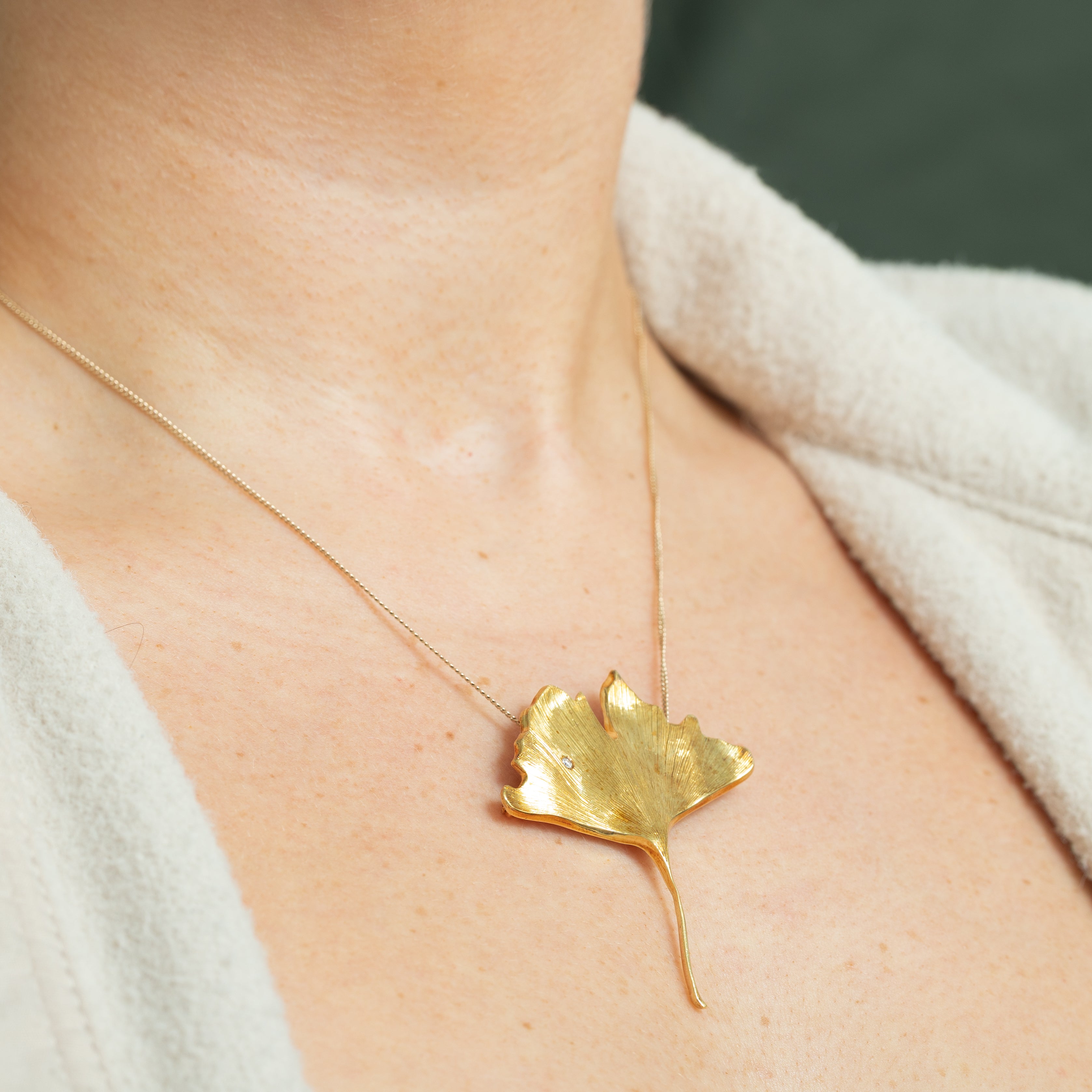 Diamond Ginkgo Leaf Pendant Brooch | 0.04ct |