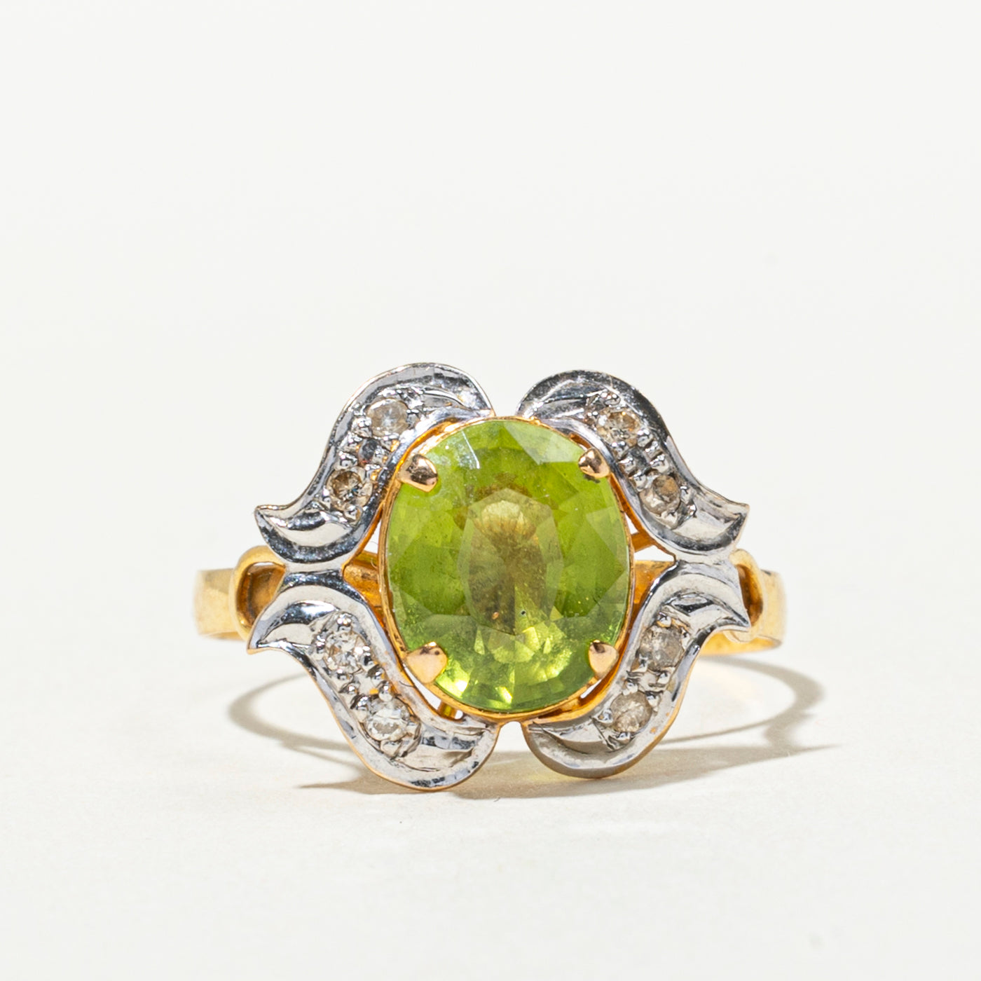 Bague cocktail péridot et diamants | 1,89 ct, 0,11 ct au total | Taille 7