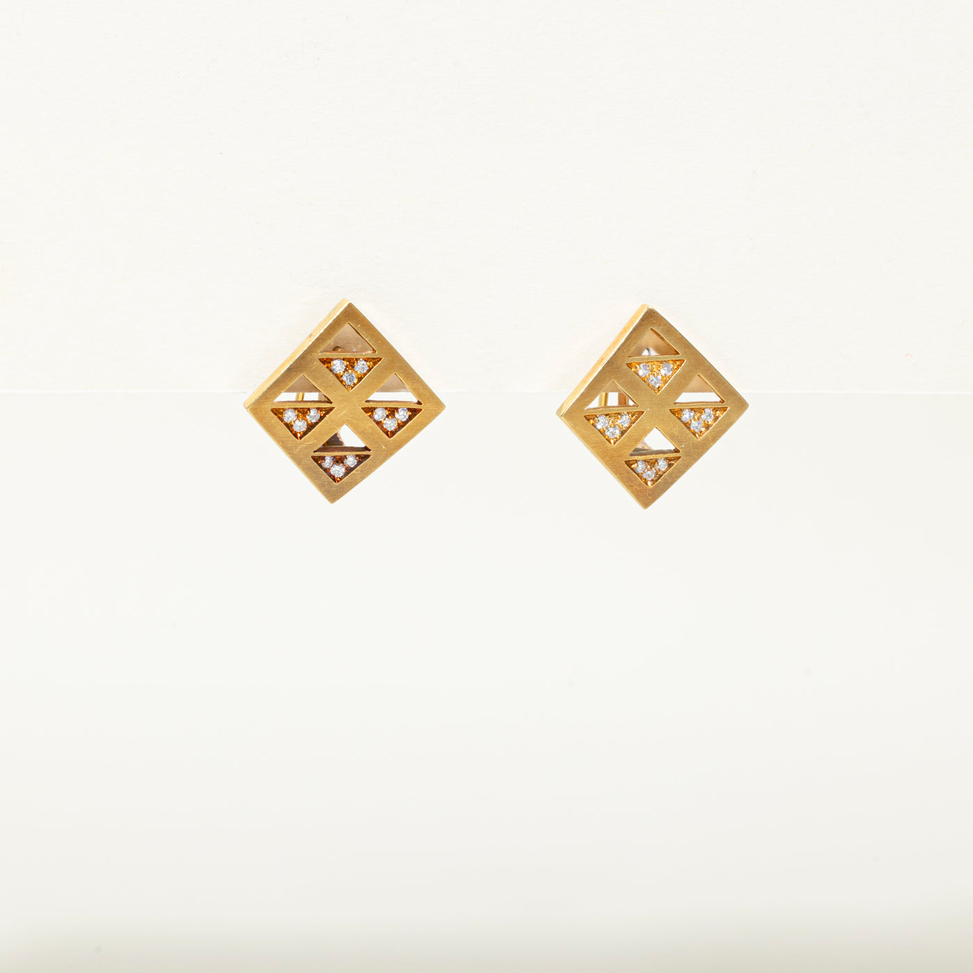 Boucles d'oreilles Omega géométriques en diamant | 0,36 ct |