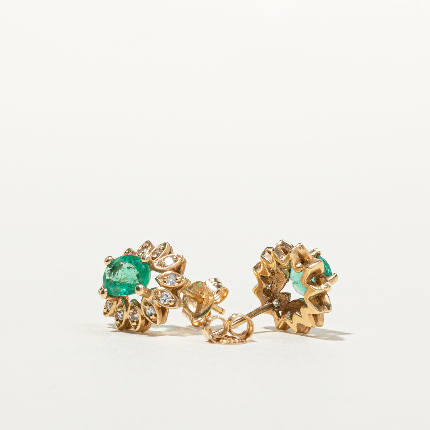 Boucles d'oreilles émeraudes et diamants | 0,8 ct, 0,19 ct |