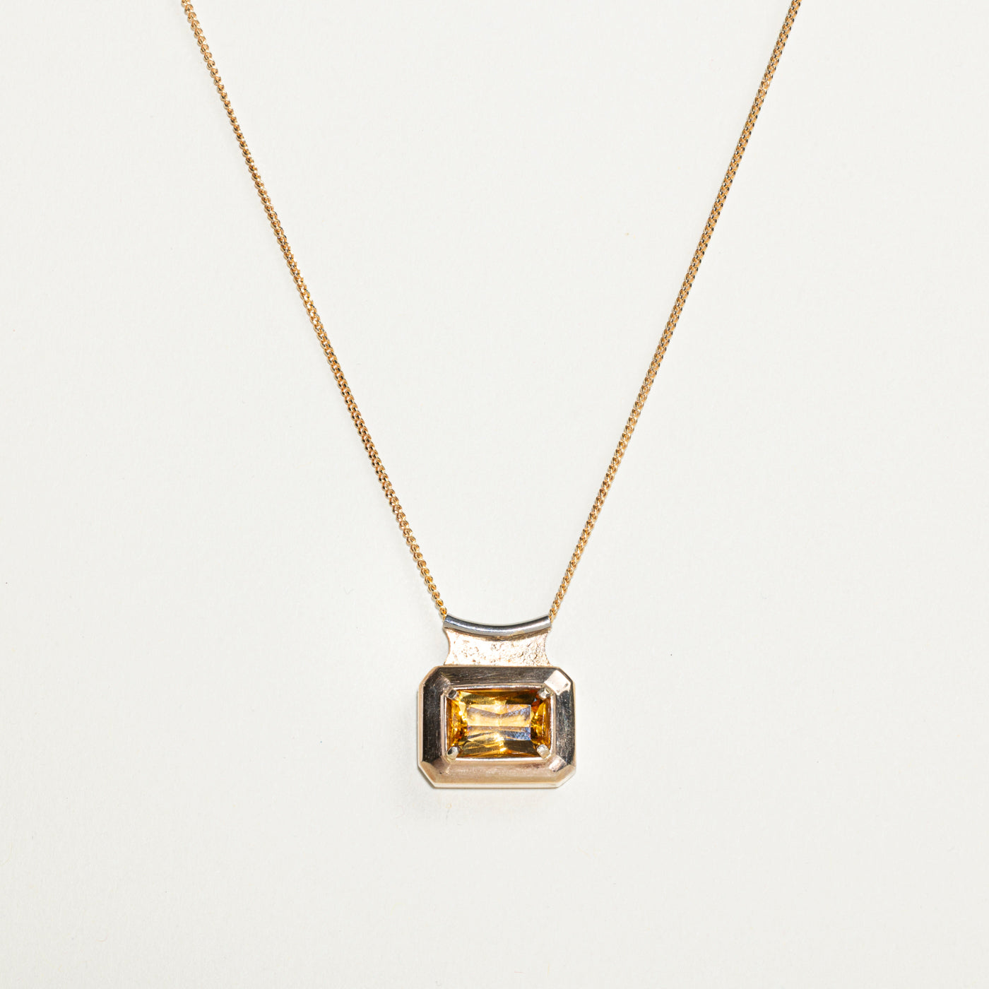 Collier pendentif en citrine italienne 10 carats | 9,22 ct | 43 cm