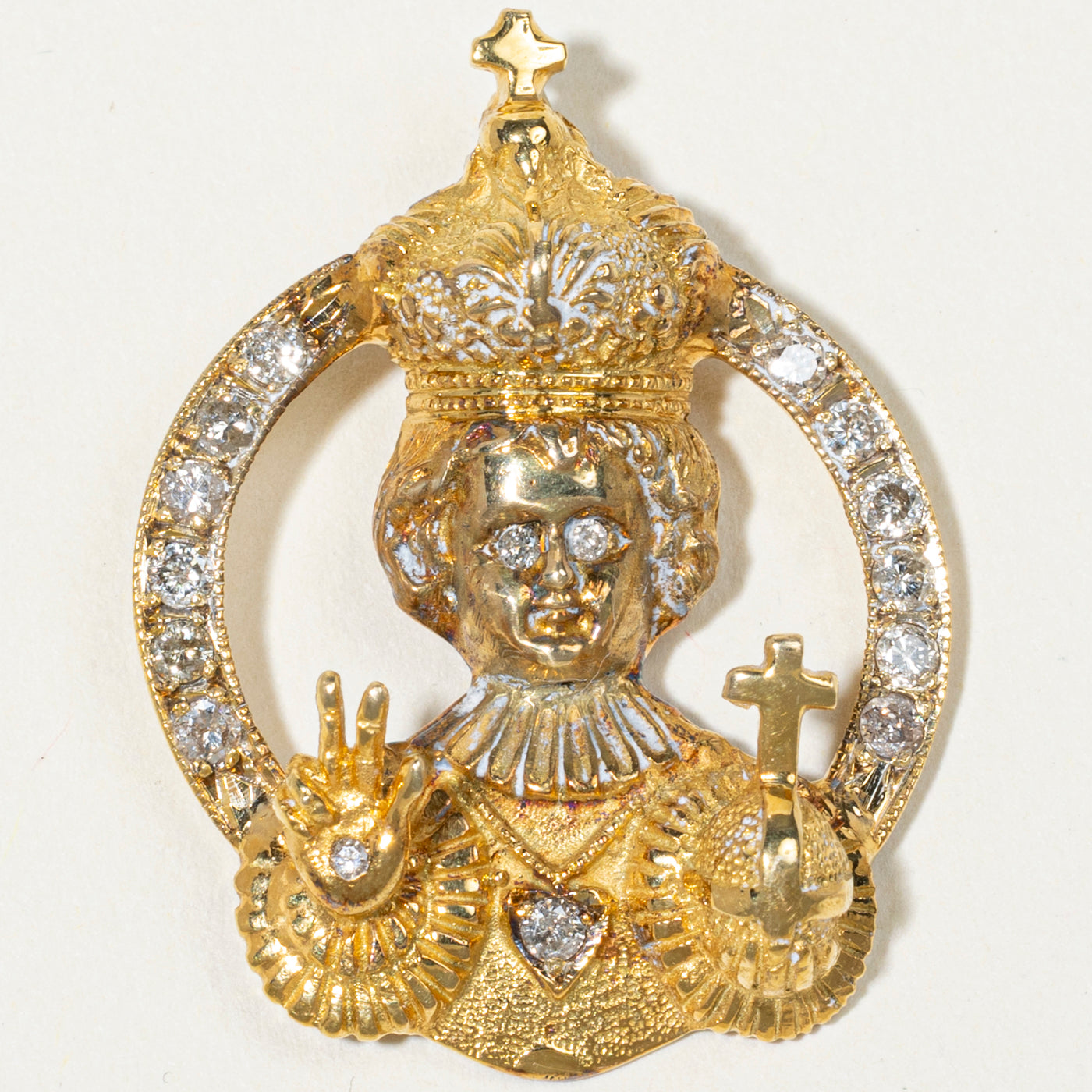 Pendentif Santo Niño (Saint Enfant Jésus) en diamants | 0,52 ct, 0,04 ct |