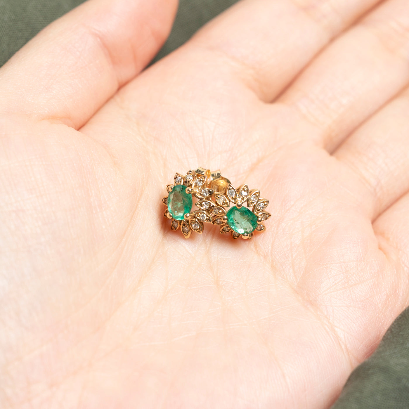 Boucles d'oreilles émeraudes et diamants | 0,8 ct, 0,19 ct |