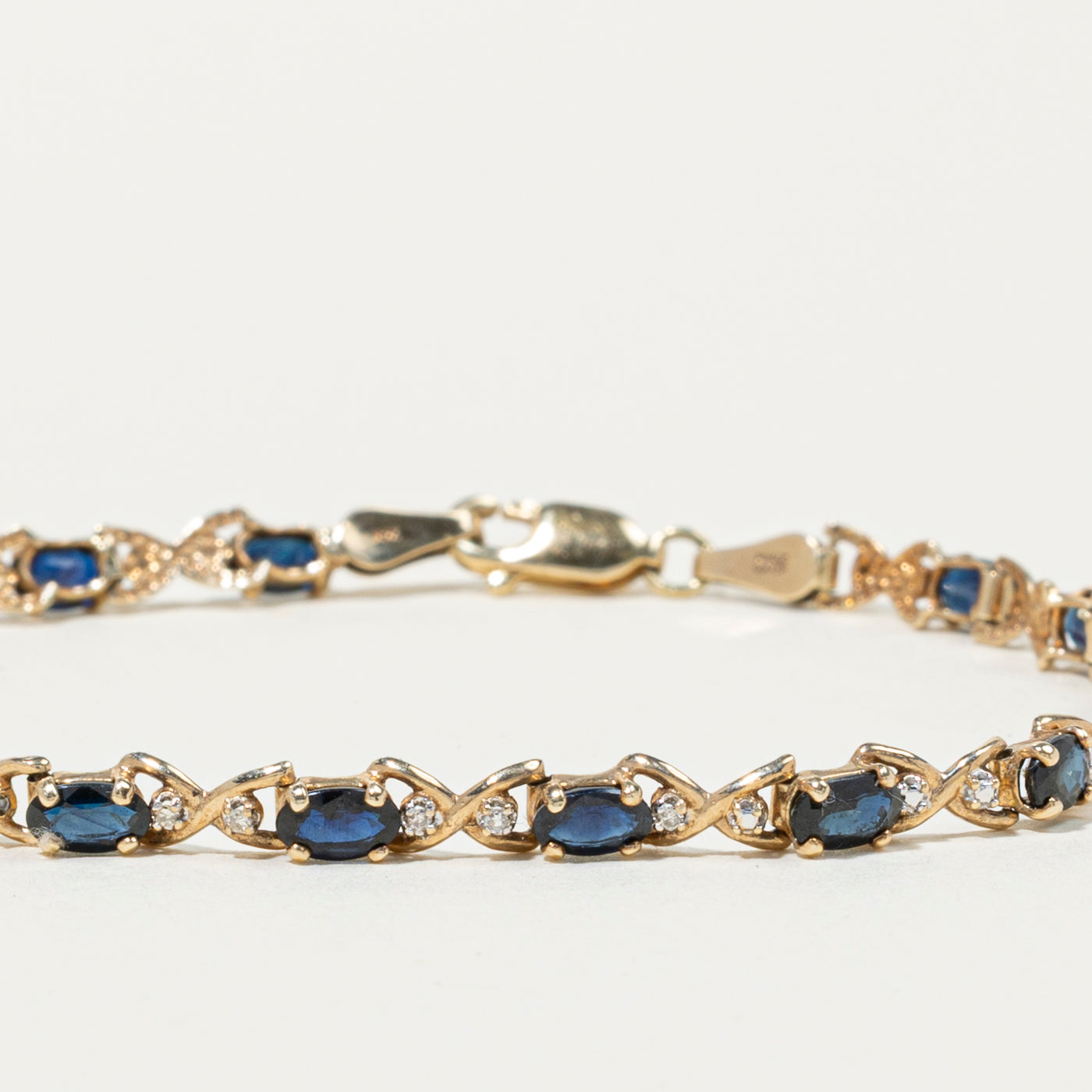 Bracelet tennis saphir et diamants | 4,3 ct au total, 0,03 ct | 18,4 cm