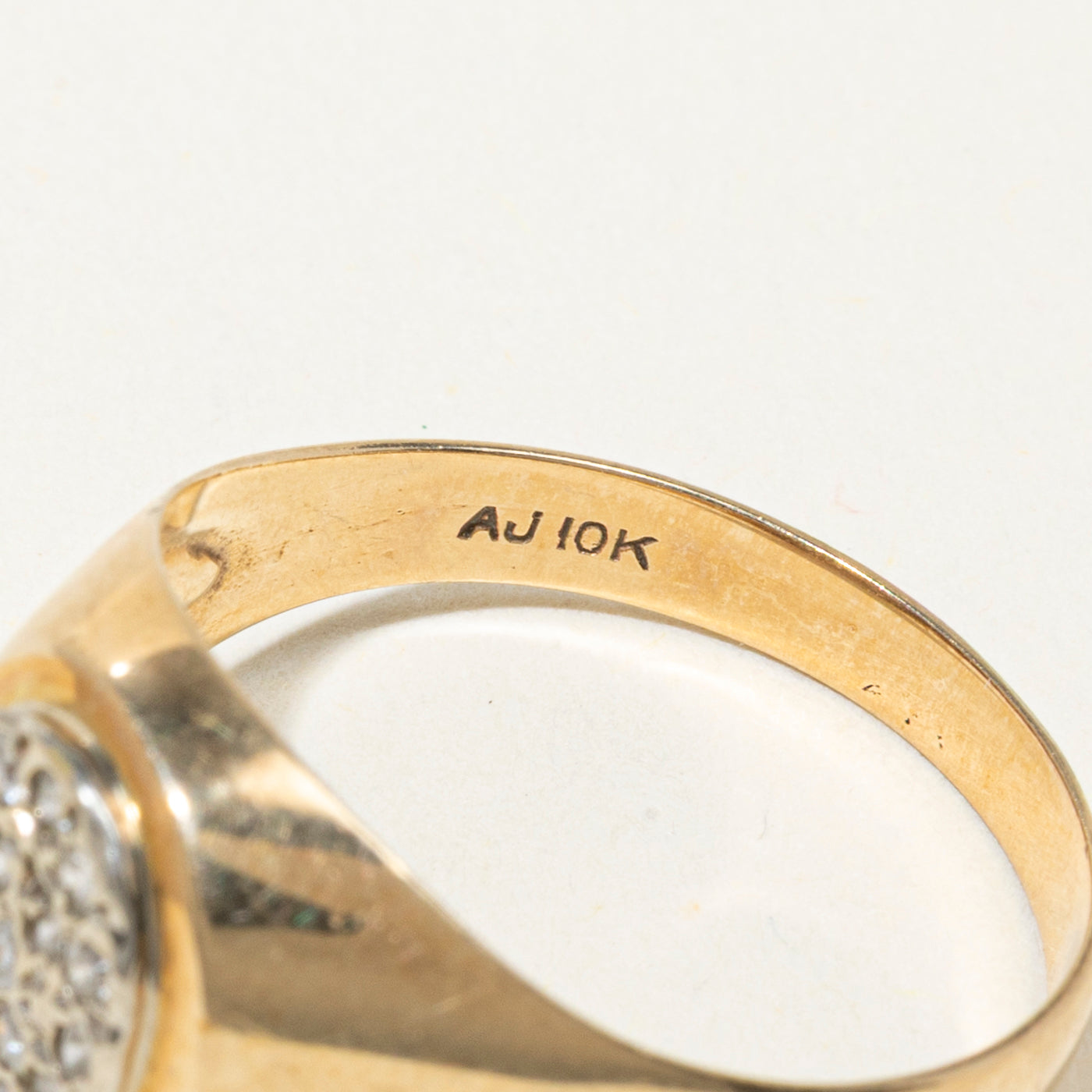 Diamond Cluster Oval Signet Ring | 0.19ctw | SZ 8