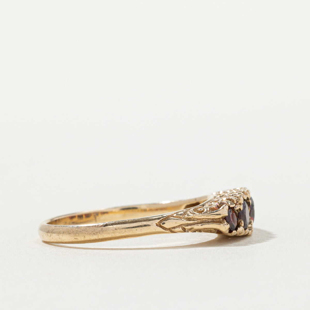 9k Five Stone Garnet Ring | 1.00ctw | SZ 8.25