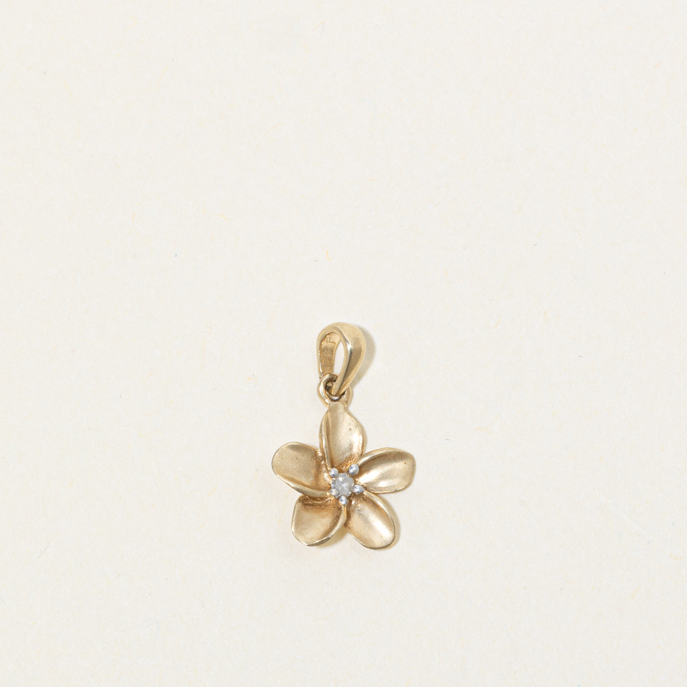 10k Diamond Flower Pendant