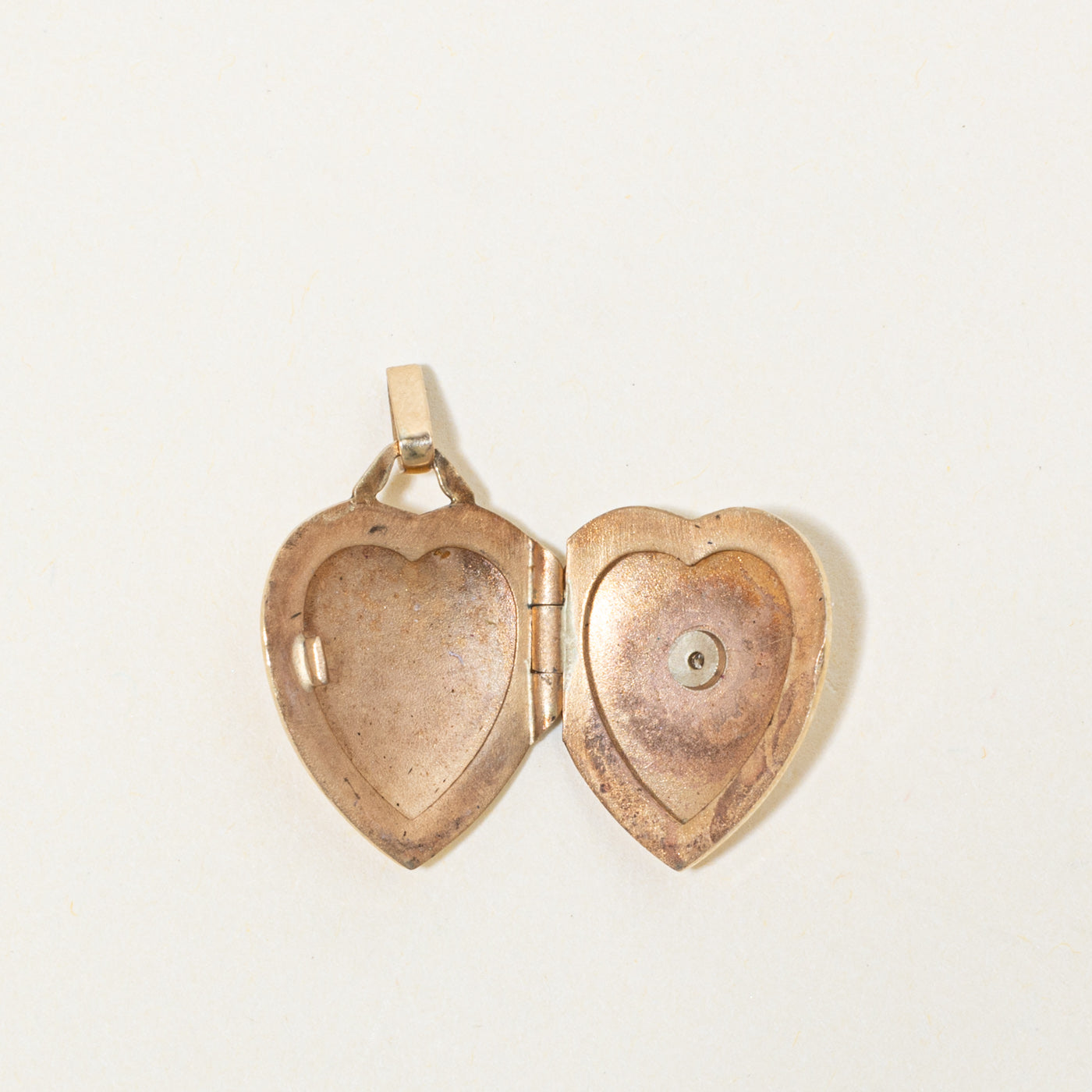 10k Star Set Diamond Engraved Heart Locket