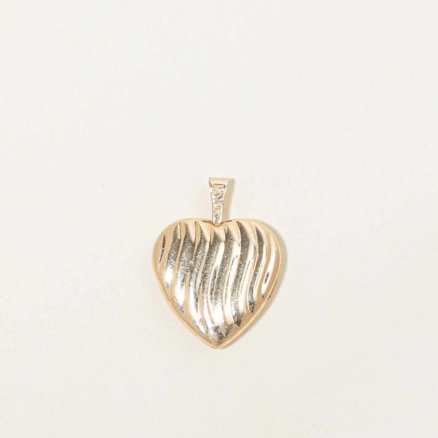 10k Star Set Diamond Heart Locket
