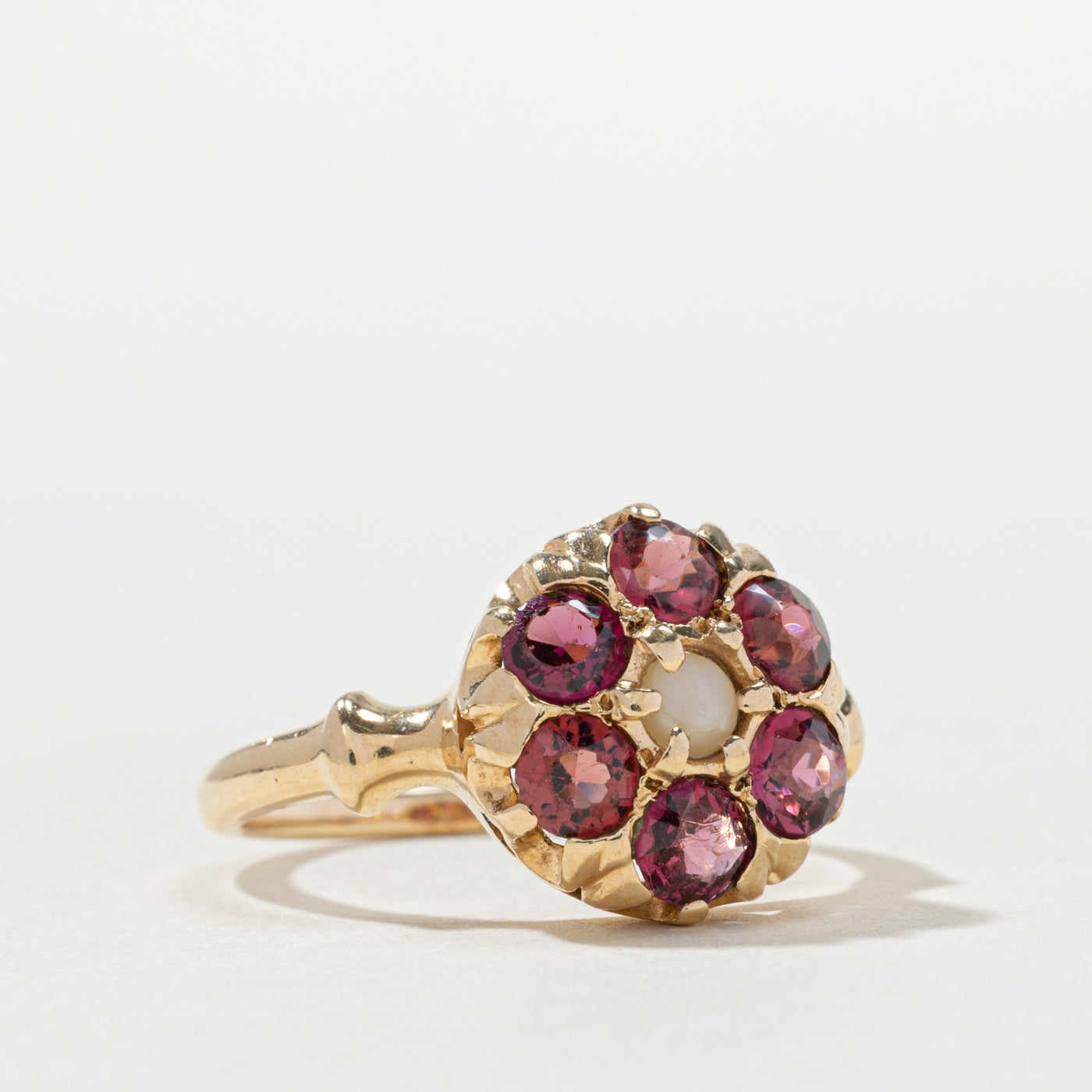 Antique 14k Garnet & Pearl Daisy Ring | 1.02ctw | SZ 5.25