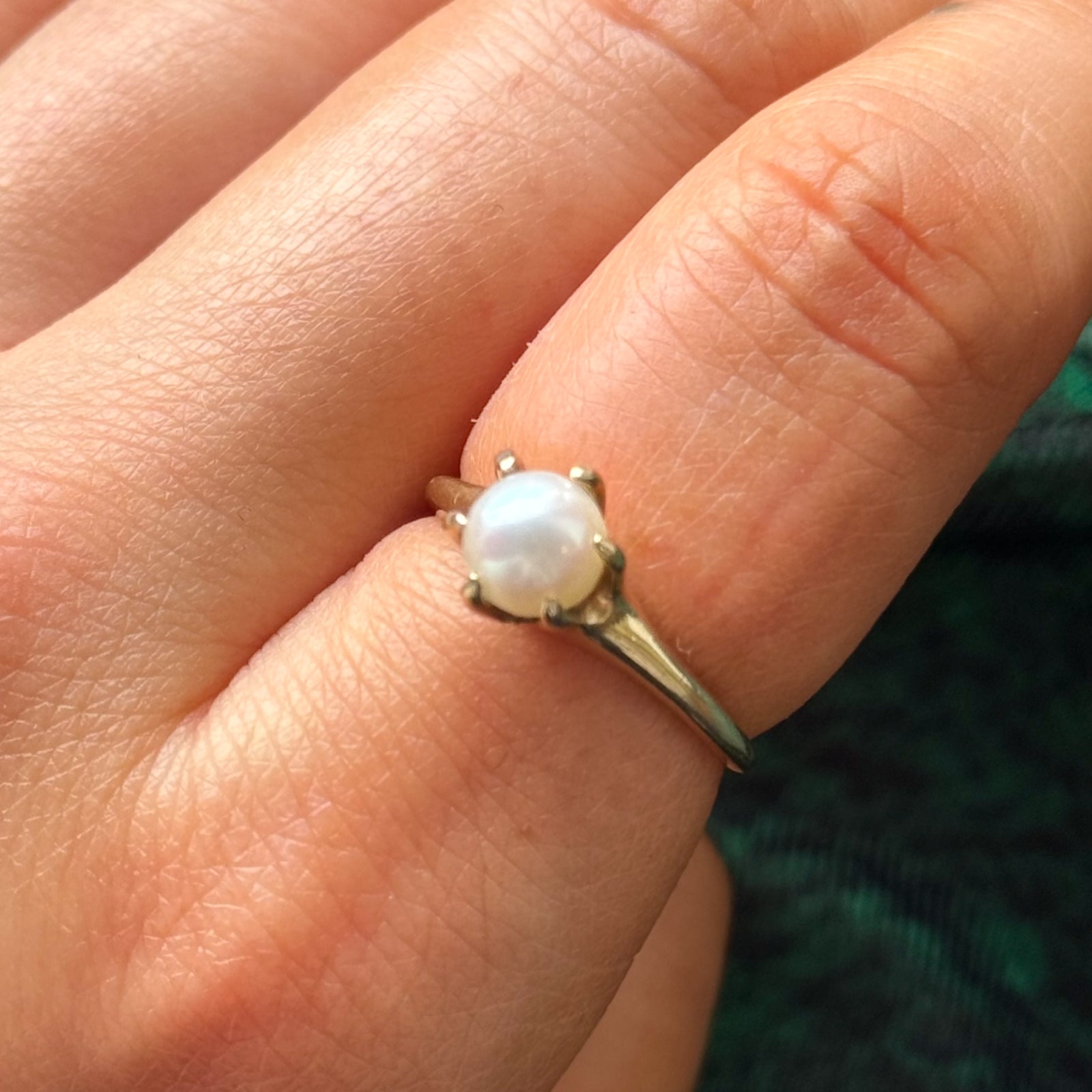 Pearl Claw Set Cocktail Ring | SZ 6.75 |