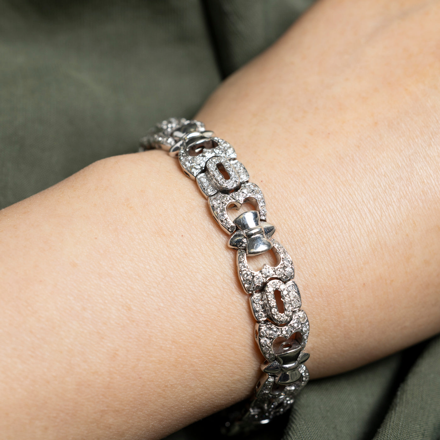 18k White Gold Diamond Bow Link Bracelet | 1.88ctw | 6.75"