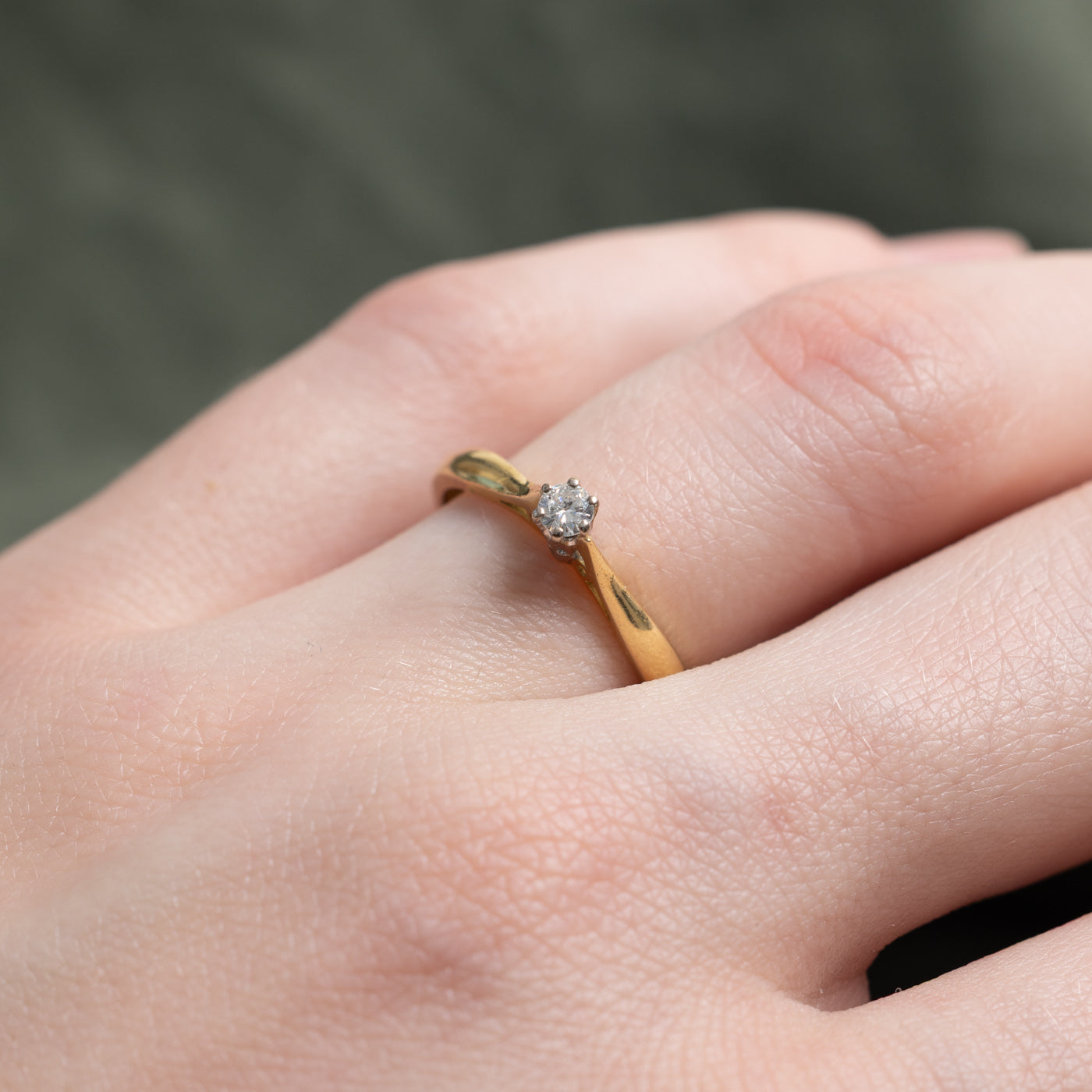 1991 Sheffield 18K Solitaire High Set Petite Ring | 0.08ct | SZ 5.5