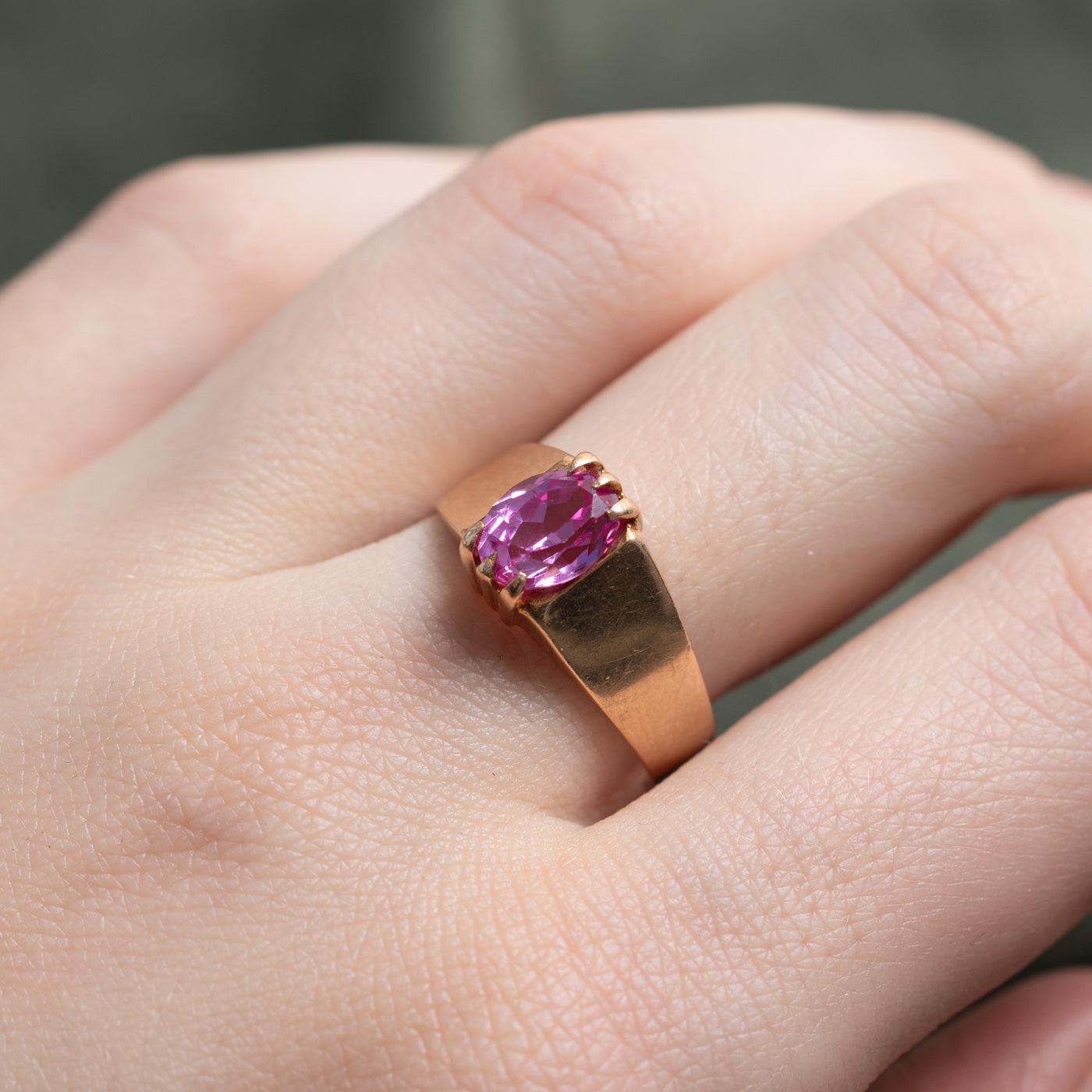 Azerbaijan 14K Oval Cut Synthetic Sapphire Ring | 1.50ct | SZ 7.75