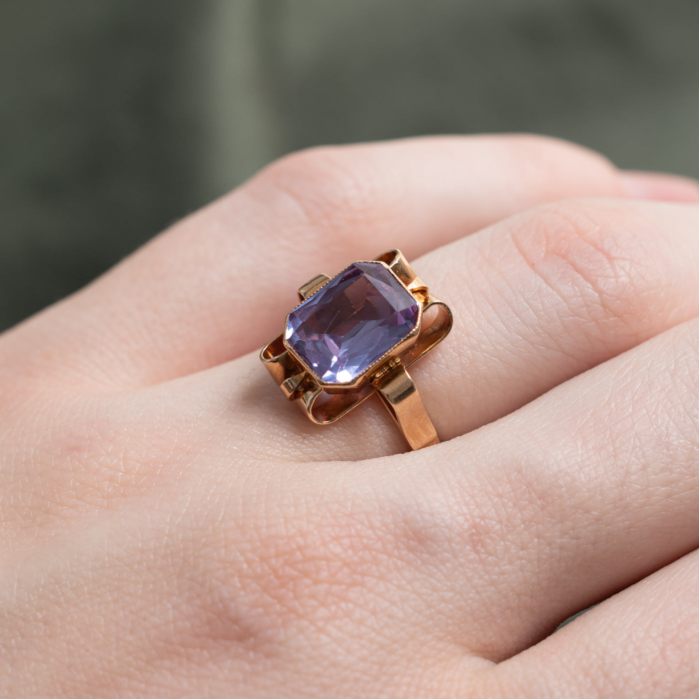 Bague vintage polonaise abstraite en spinelle synthétique violet 14 carats | 2,0 ct | Taille 5,5