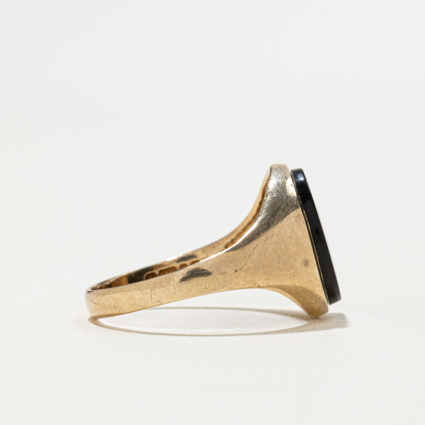 1979 London 9K Oval Onyx Signet Ring | 2.0ct | SZ 6.75